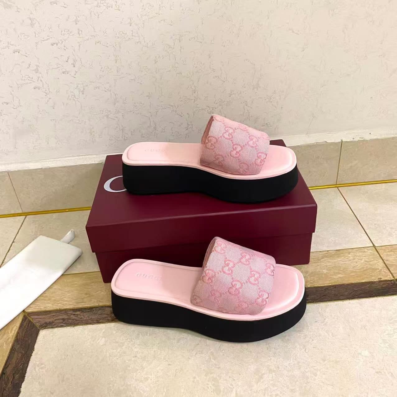 2026 Gucci Women Slippers