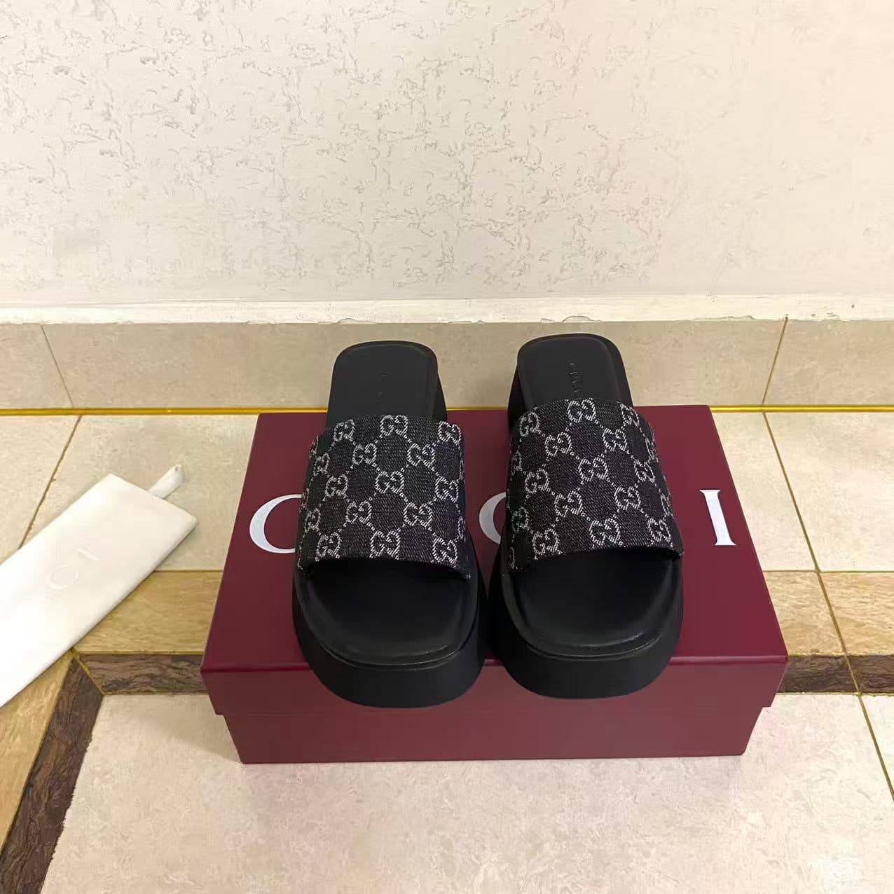 2026 Gucci Women Slippers