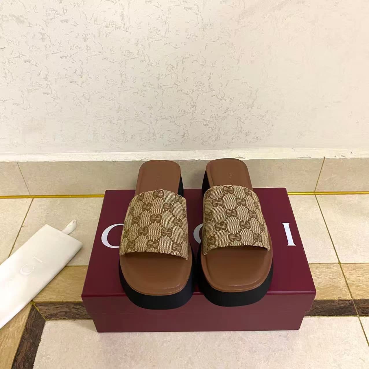 2026 Gucci Women Slippers