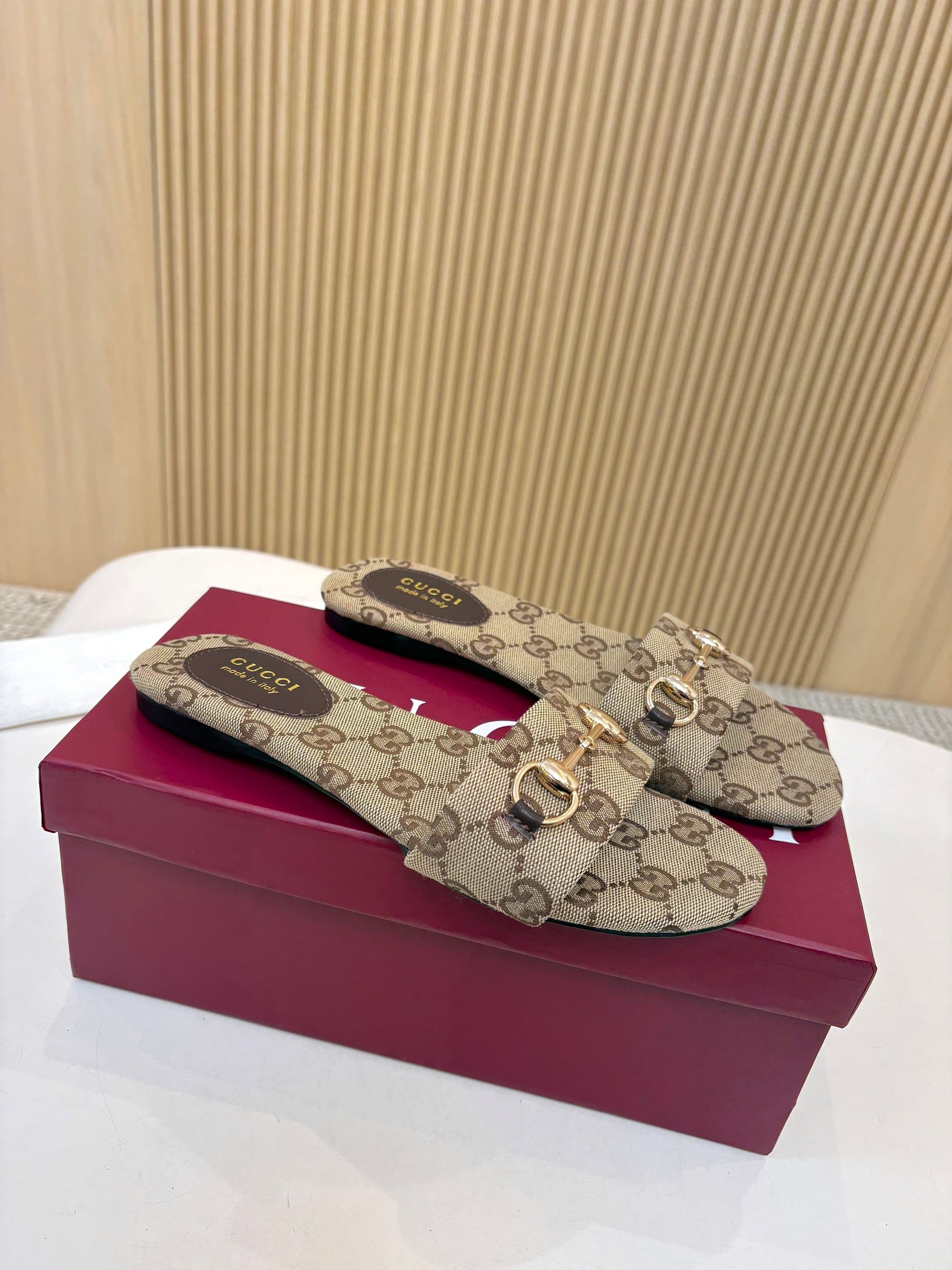2026 Gucci Women Slippers