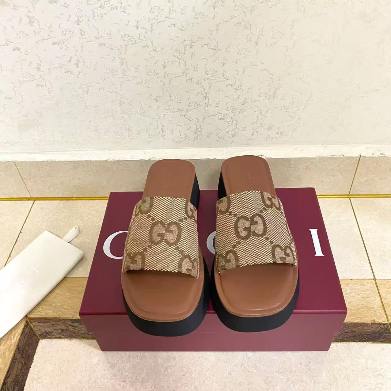 2026 Gucci Women Slippers