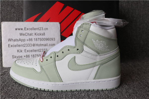 Nike Air Jordan 1 High OG Light Smoke Grey