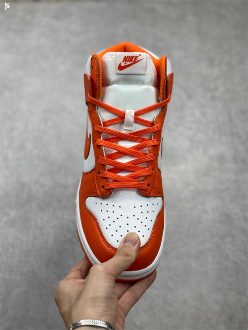 Nike SB Dunk High Orange