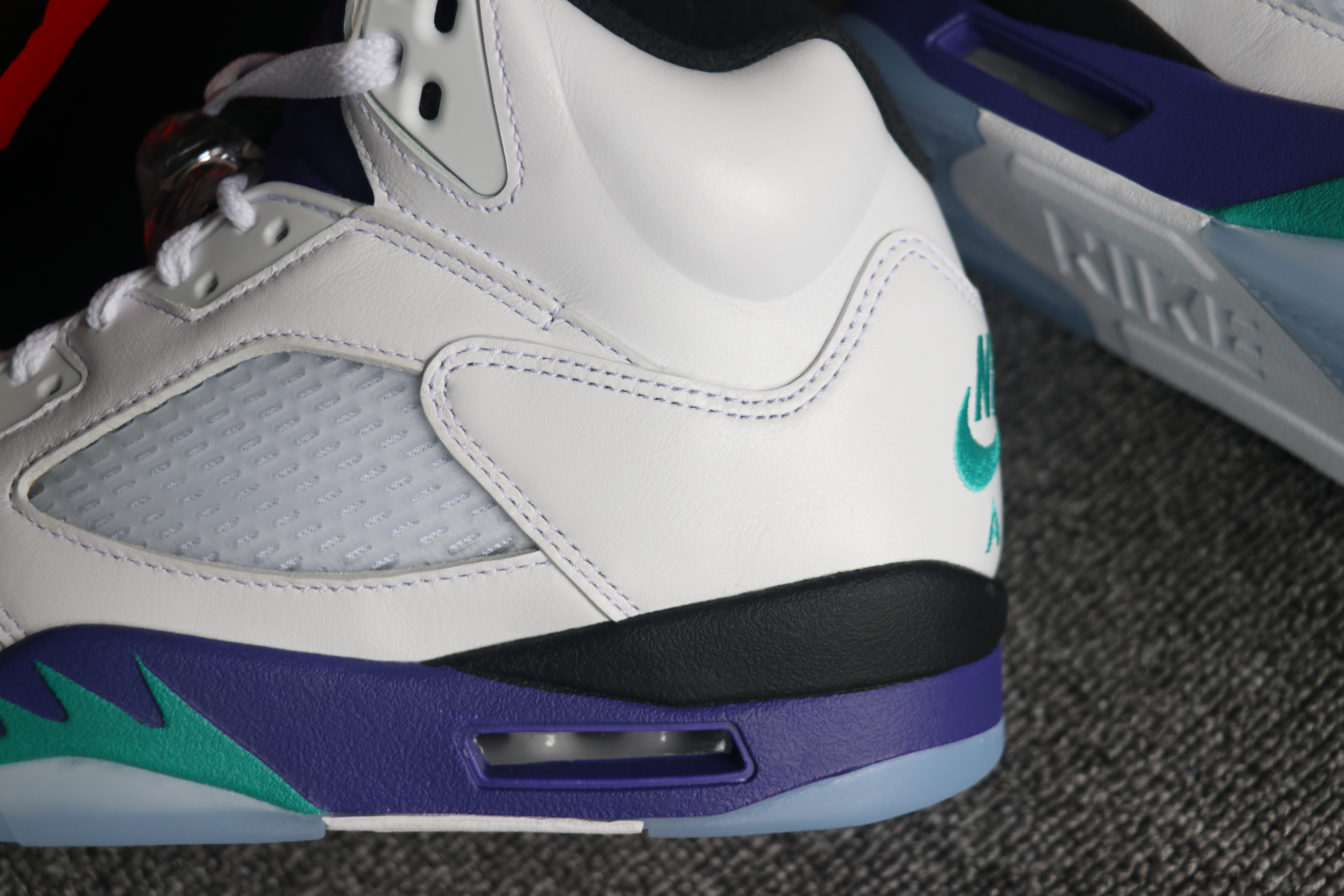 Nike Air Jordan 5 Retro Grapes