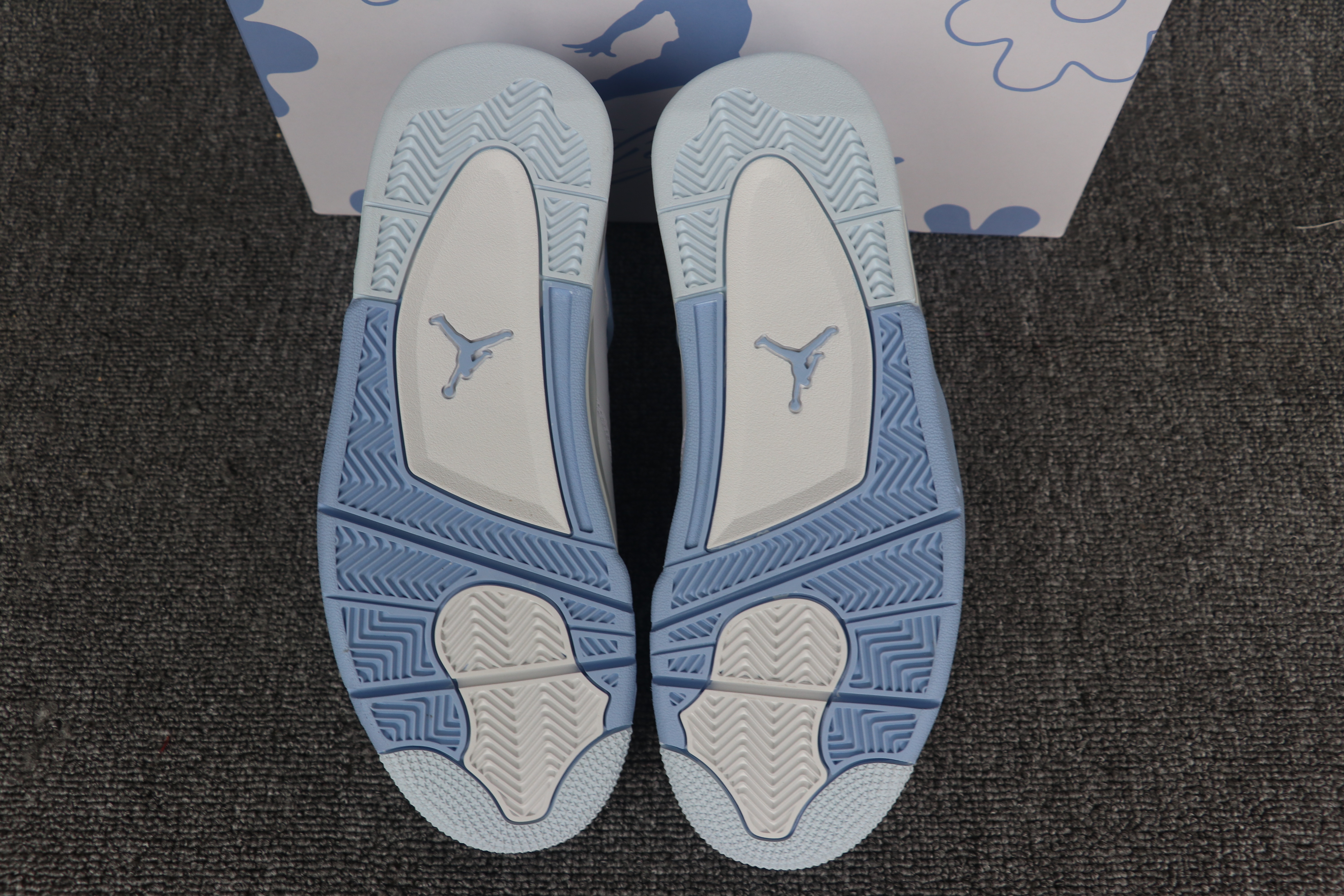 Nike Air Jordan 4 Forget Me Not