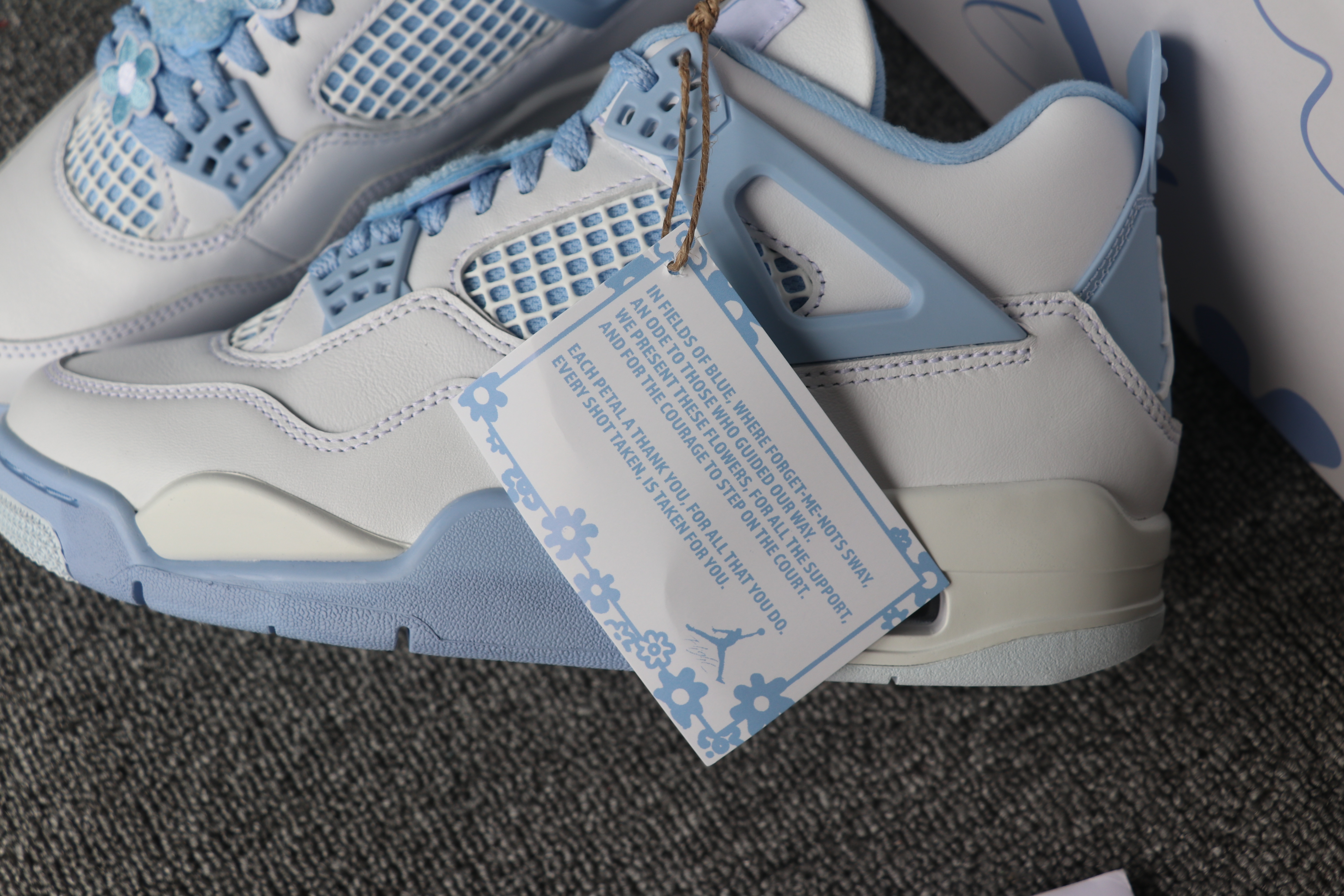 Nike Air Jordan 4 Forget Me Not