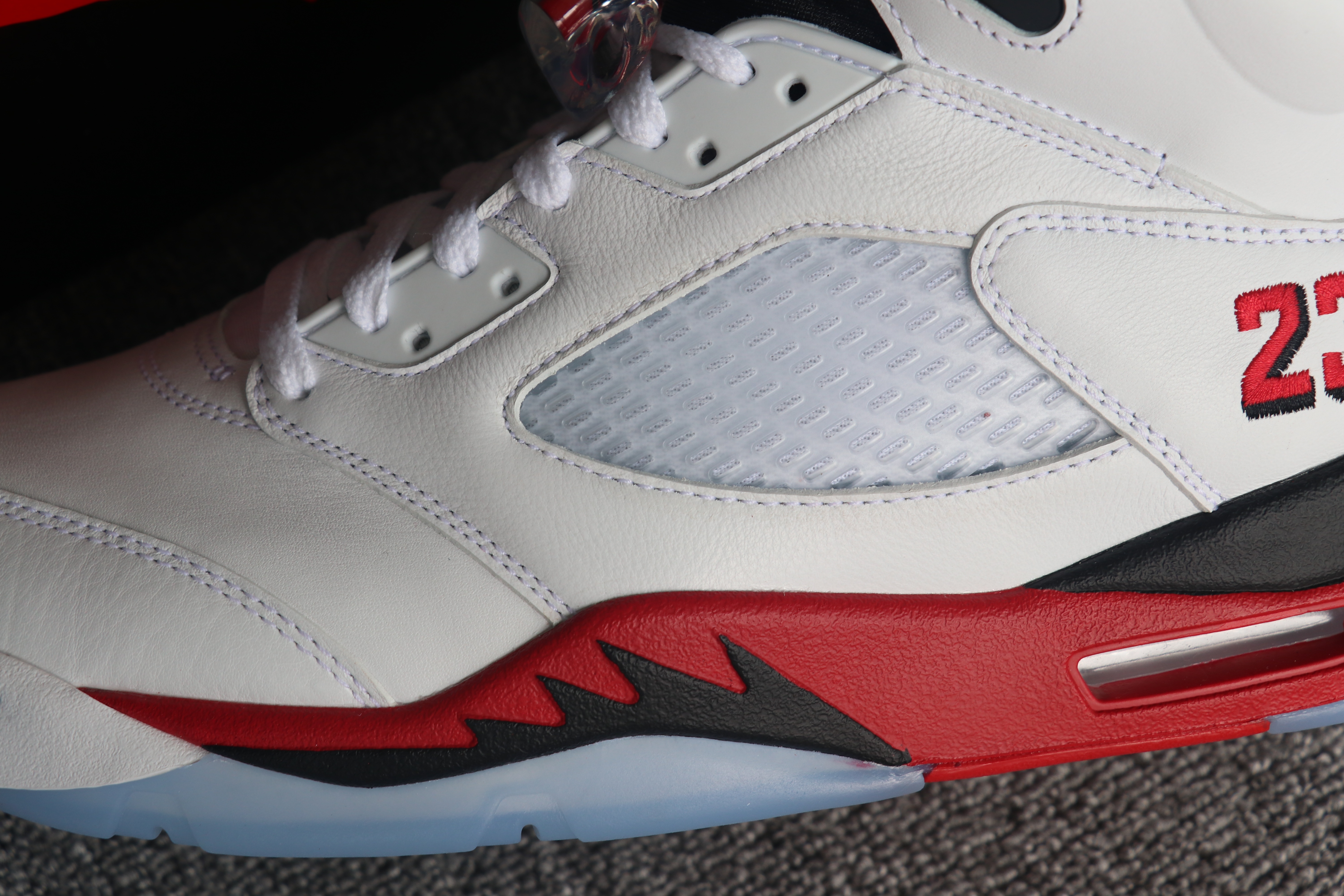 Nike Air Jordan 5 Fire Red