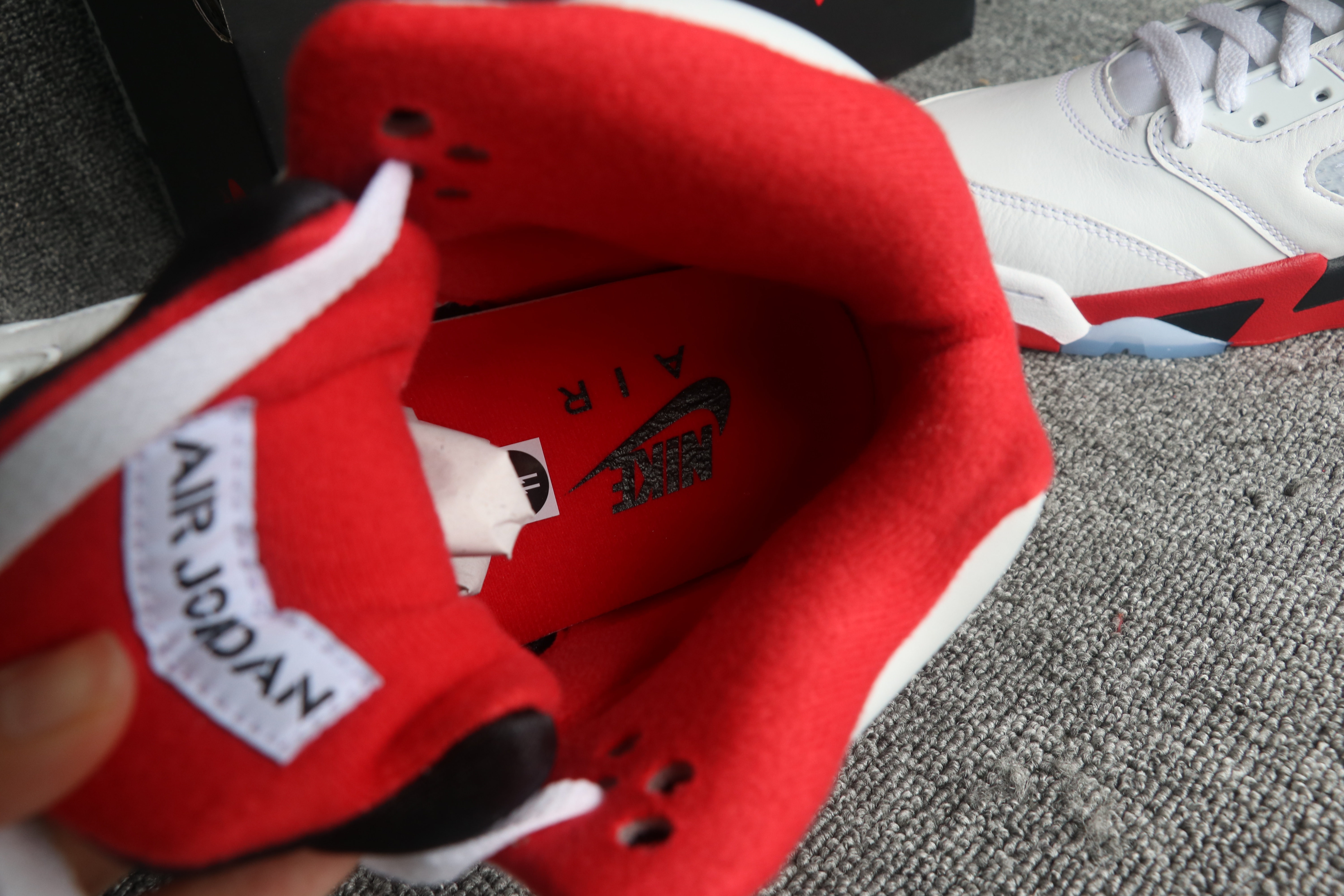 Nike Air Jordan 5 Fire Red