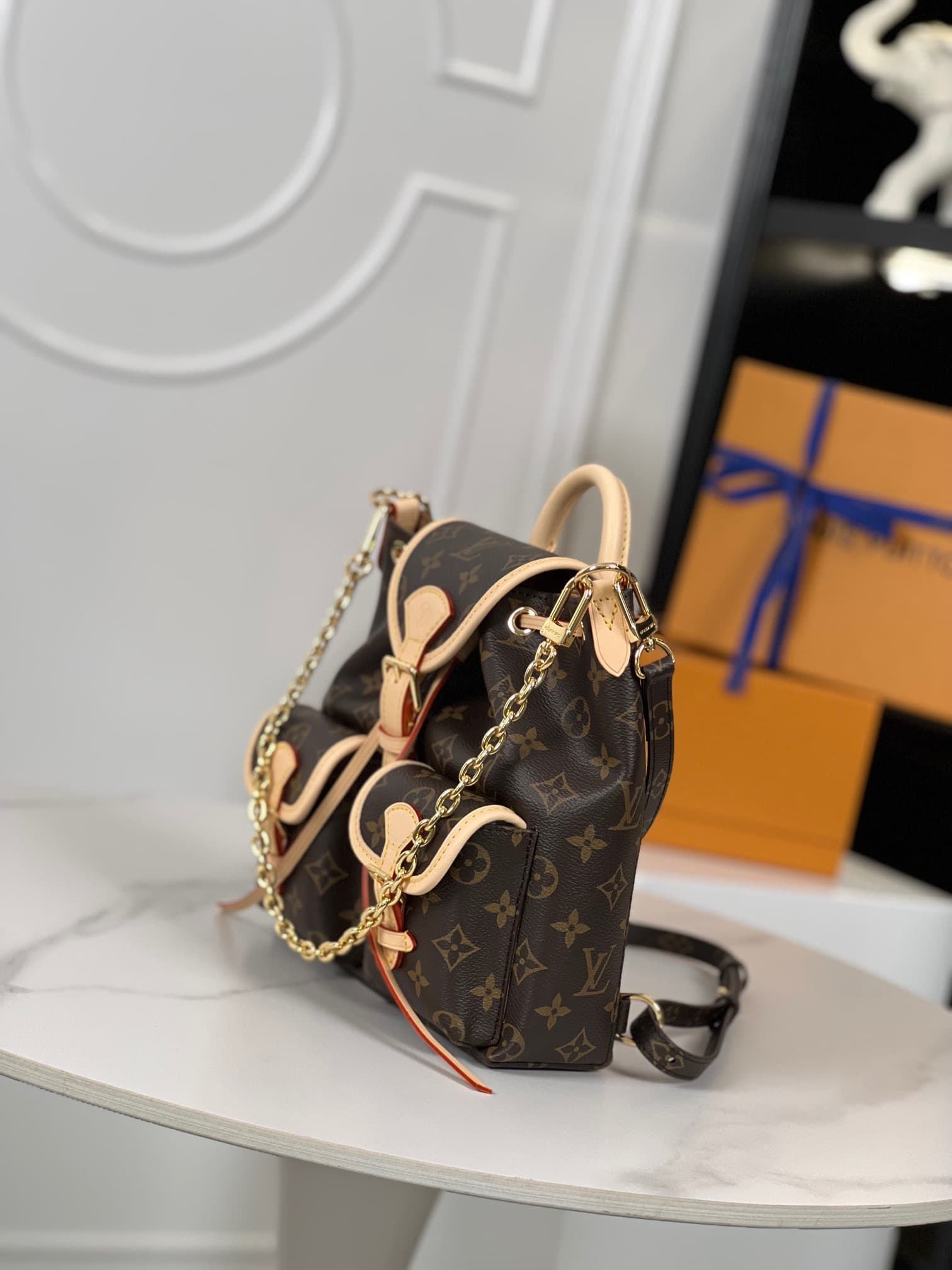 LV Backpack M46932(DM For Price）