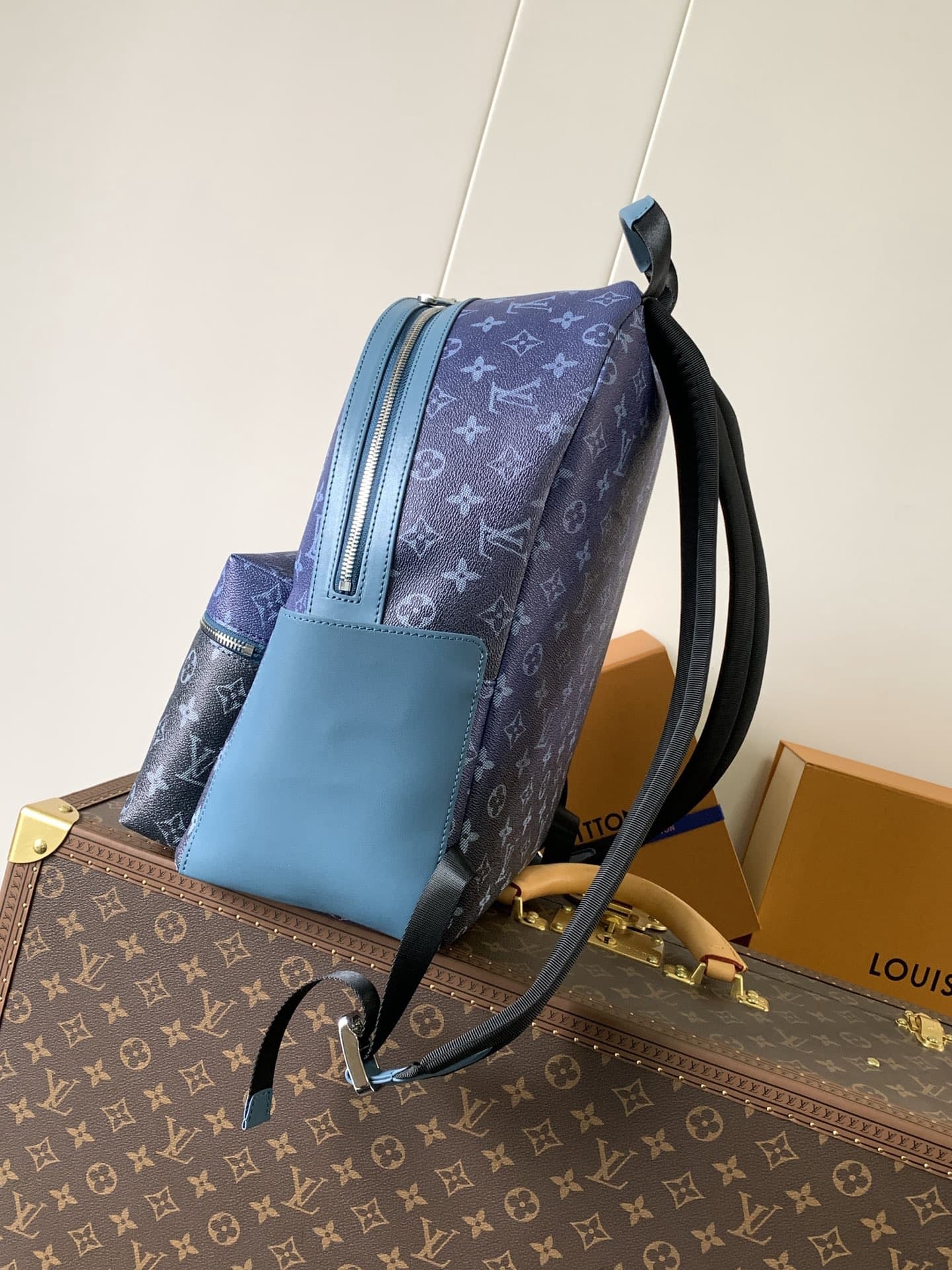 LV Backpack M11590(DM For Price）
