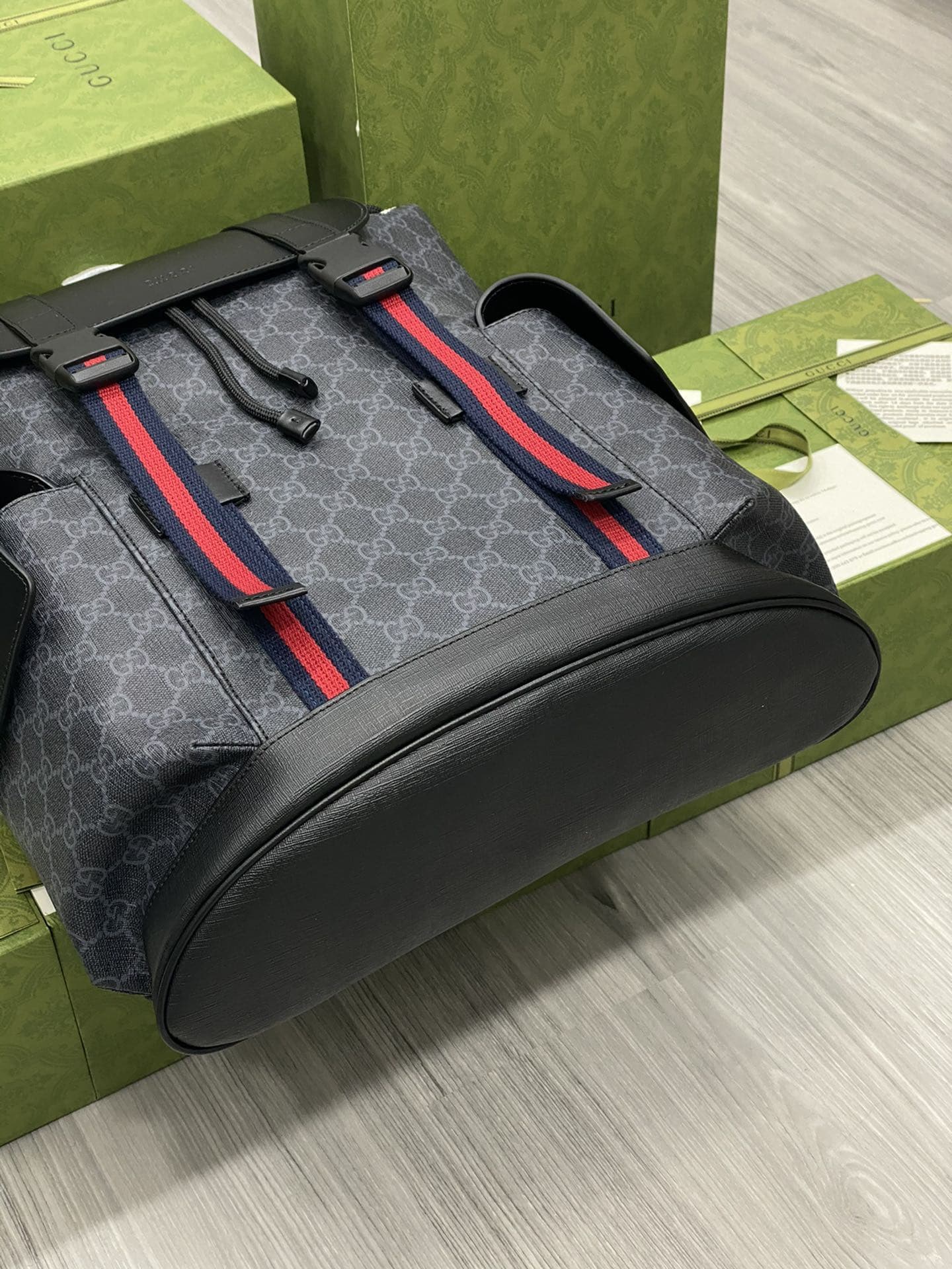 Gucci Backpack 495563 (DM For Price）
