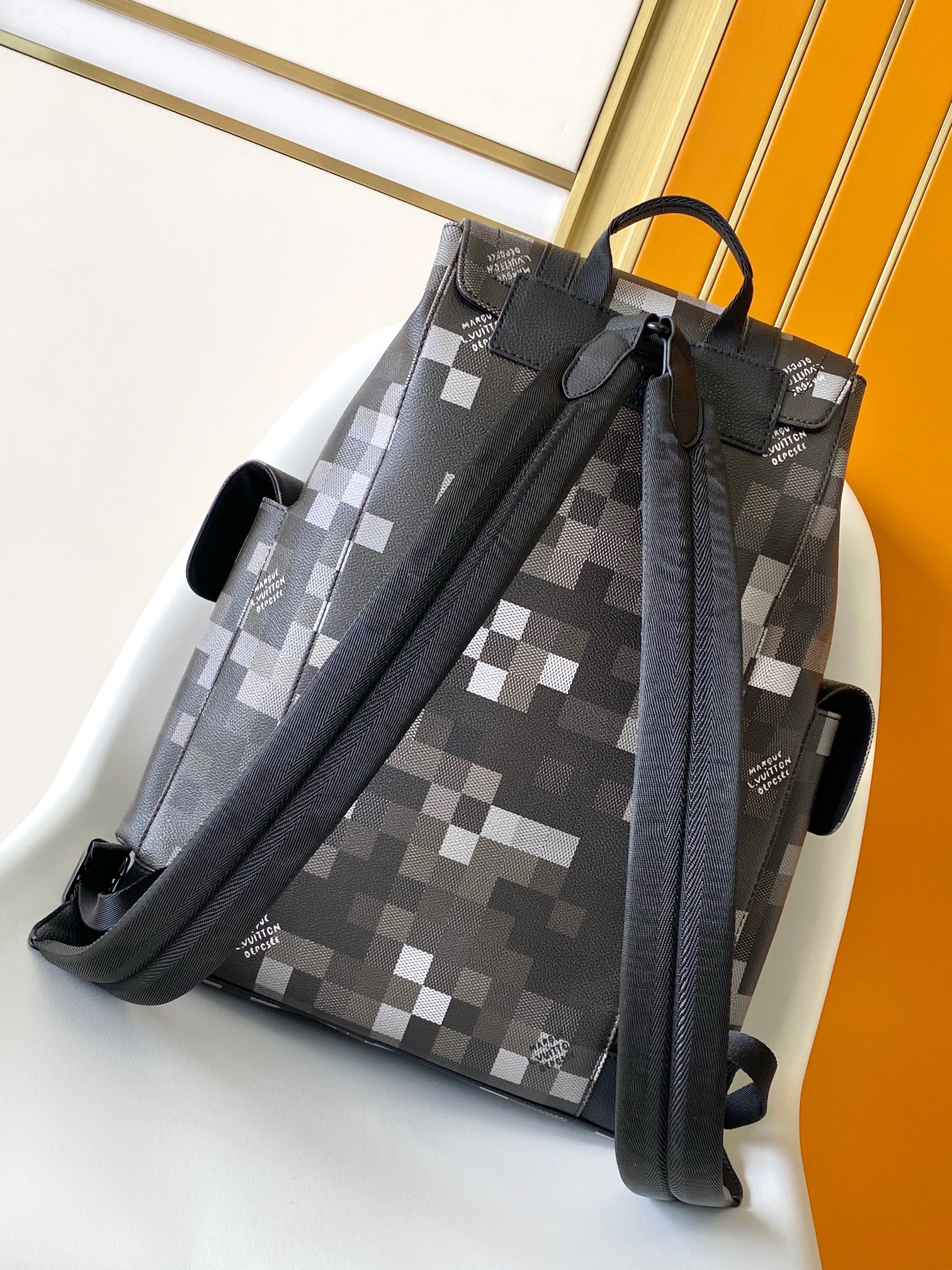 LV Backpack M14952 (DM For Price）