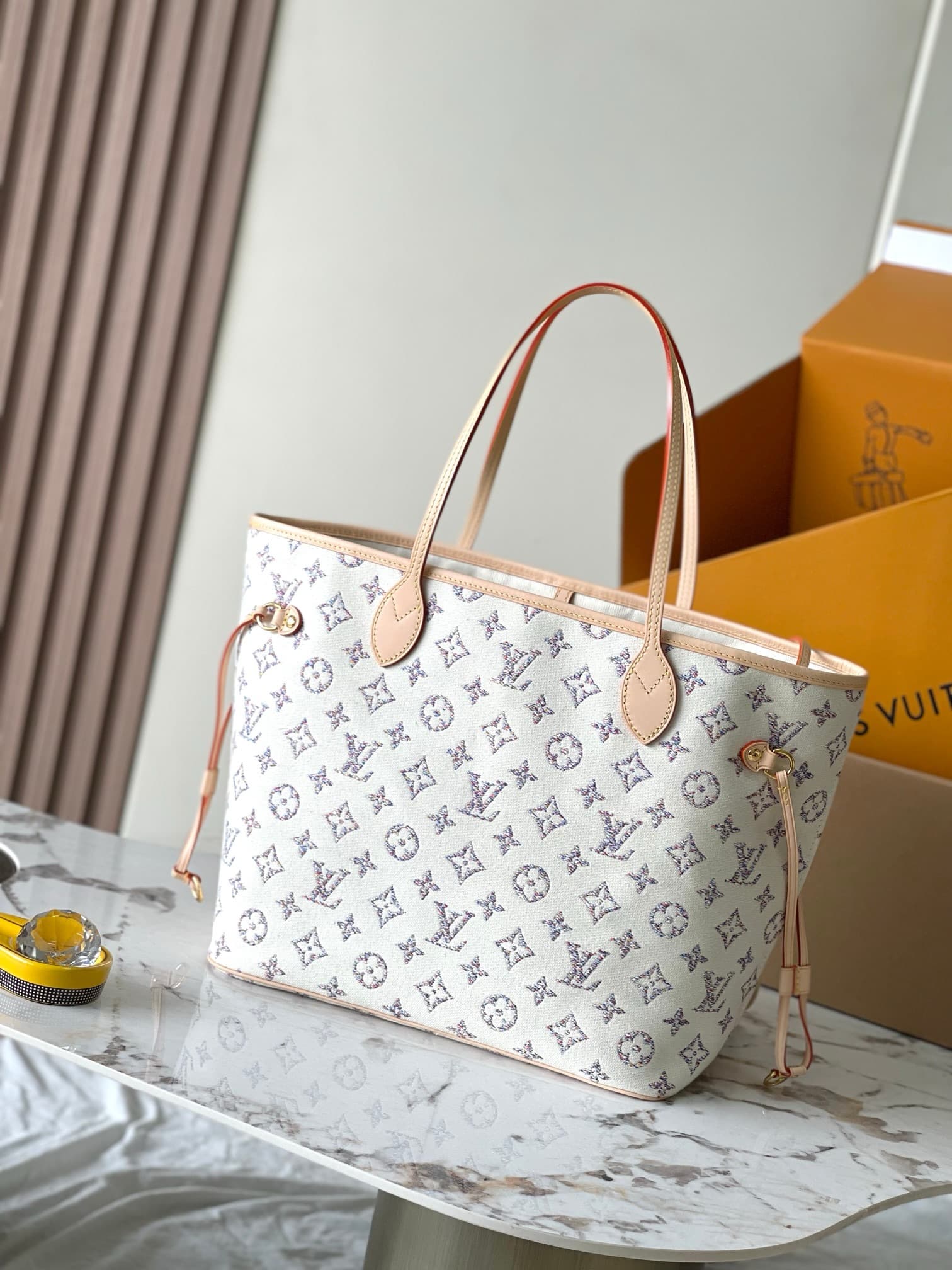 LV Bag Neverfull M24905