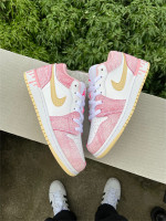 Air Jordan 1 Low