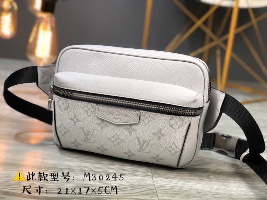 LV Bag Outdoor  M30245