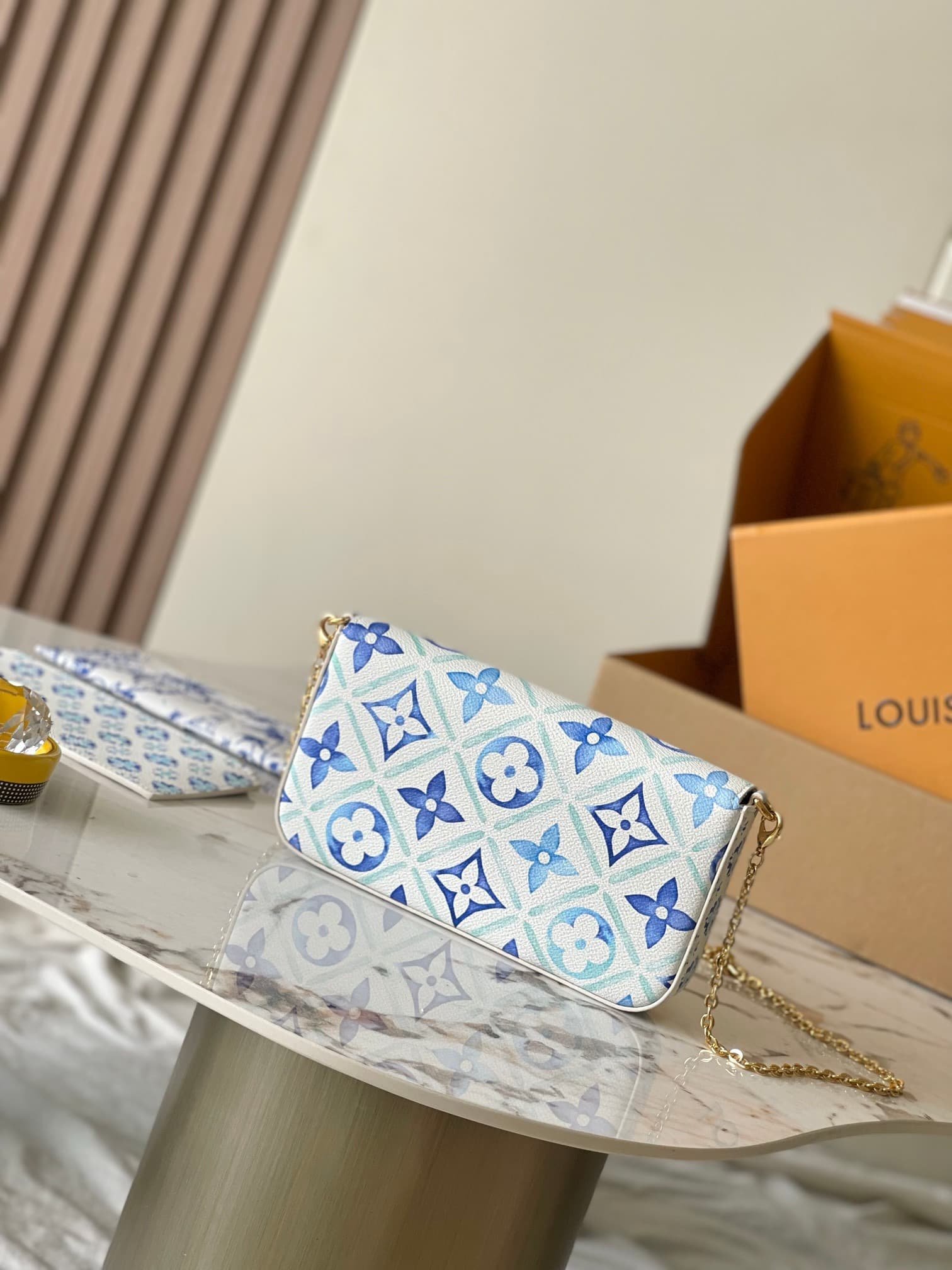 LV HandBag Pochette  M11459