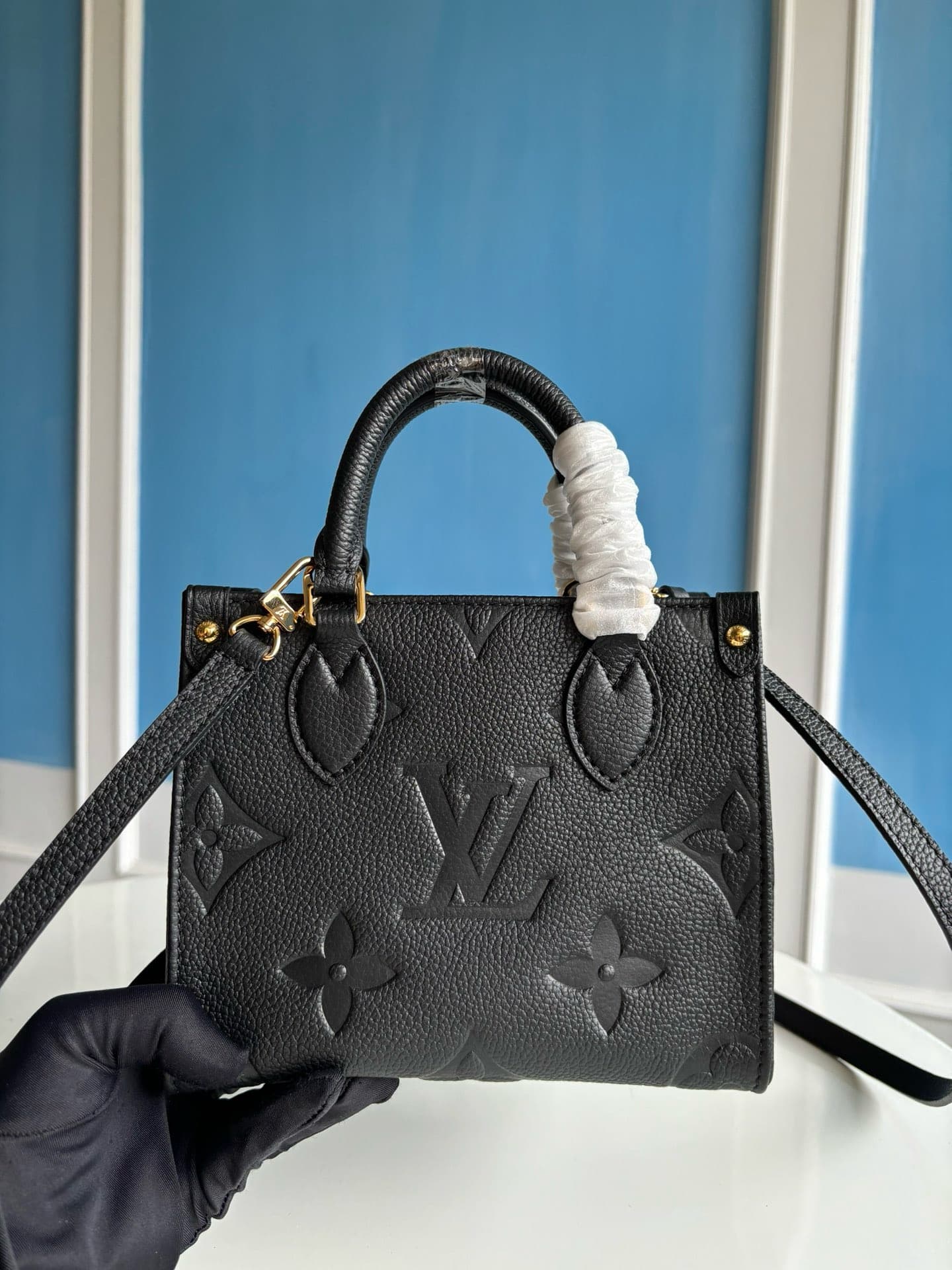 LV HandBag Onthego M46993