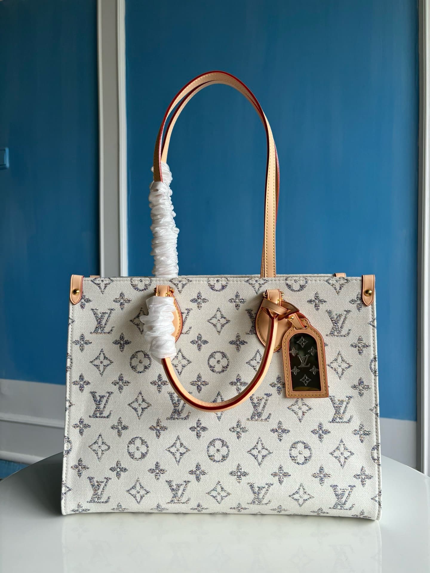 LV HandBag Onthego M24708