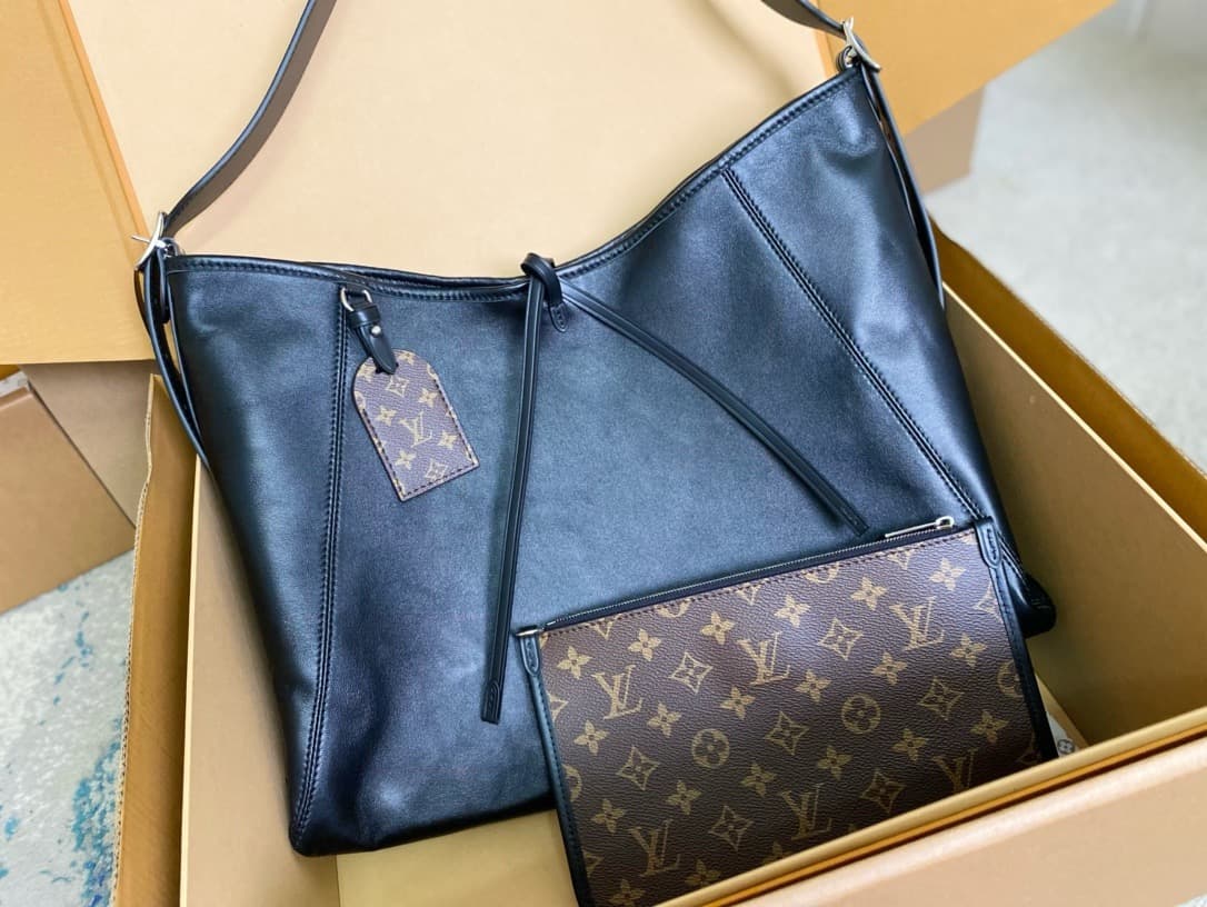 LV Carryall HandBag