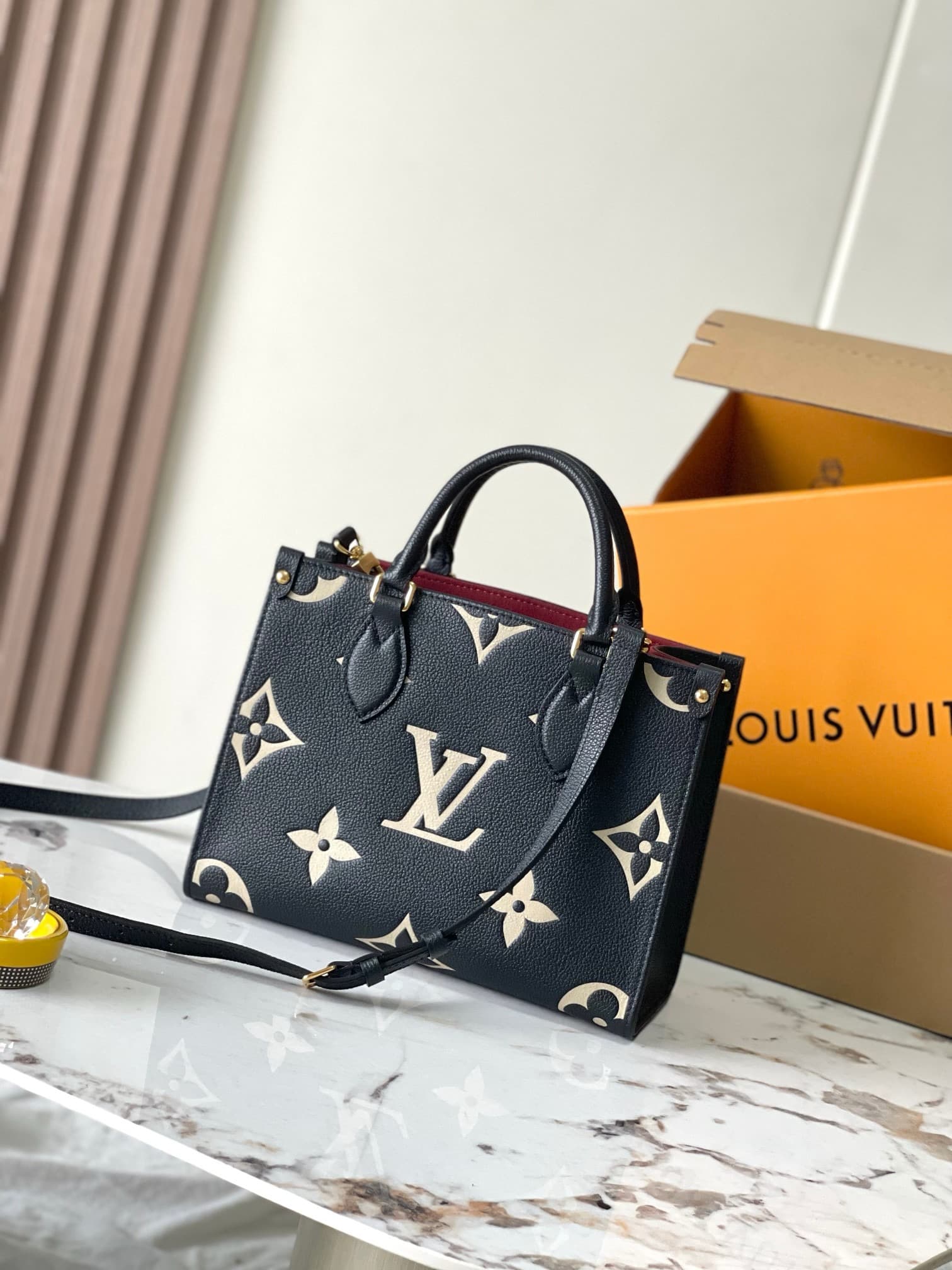 LV HandBag Onthego M45659