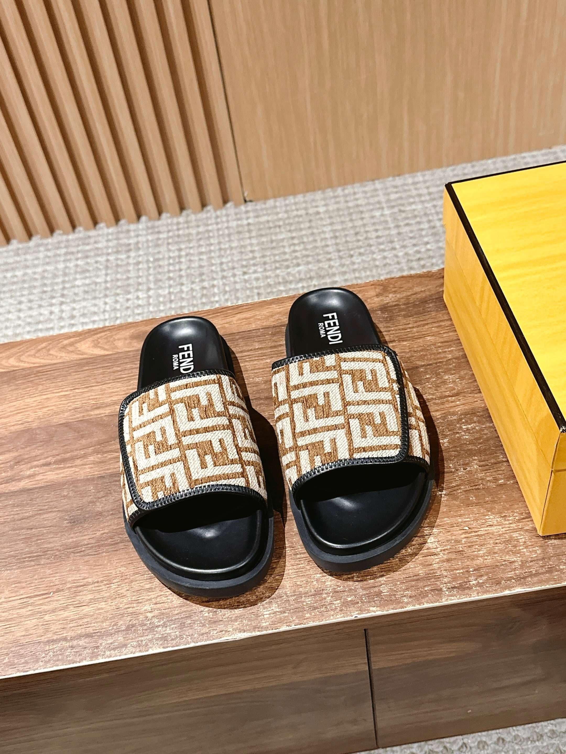 Fendi Couple Slippers