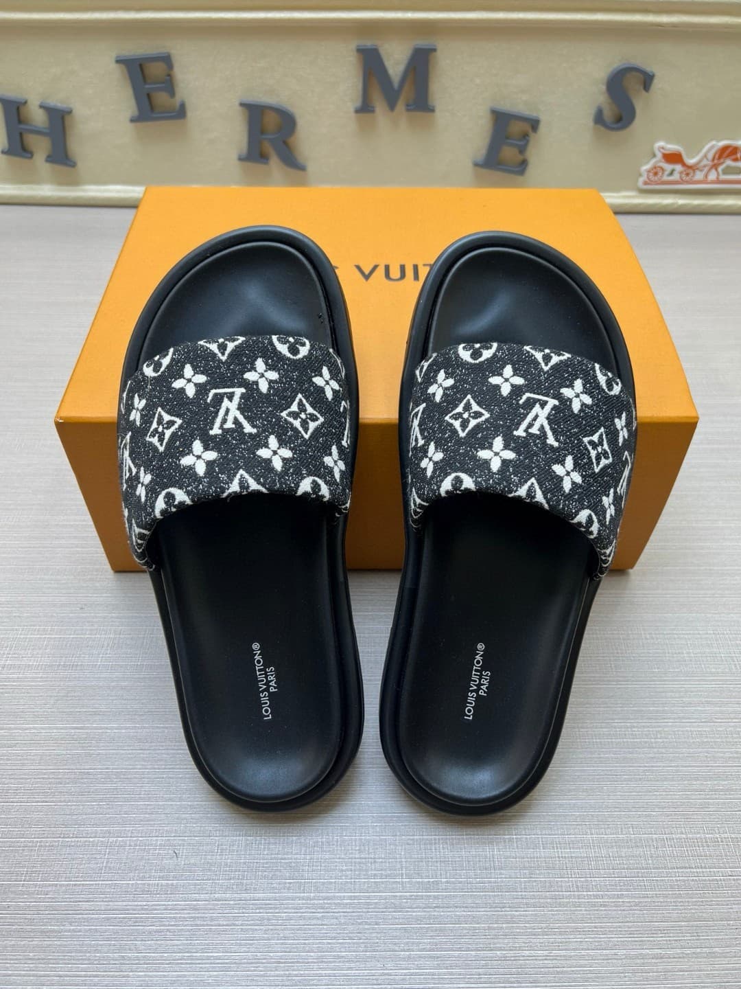LV Couple Slipper