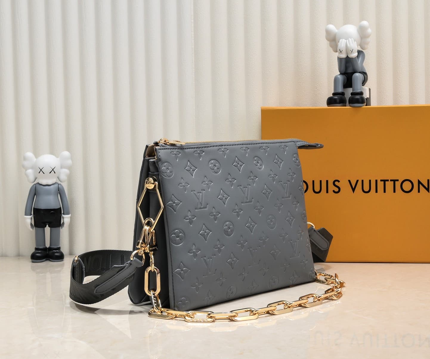 LV Bag M57913