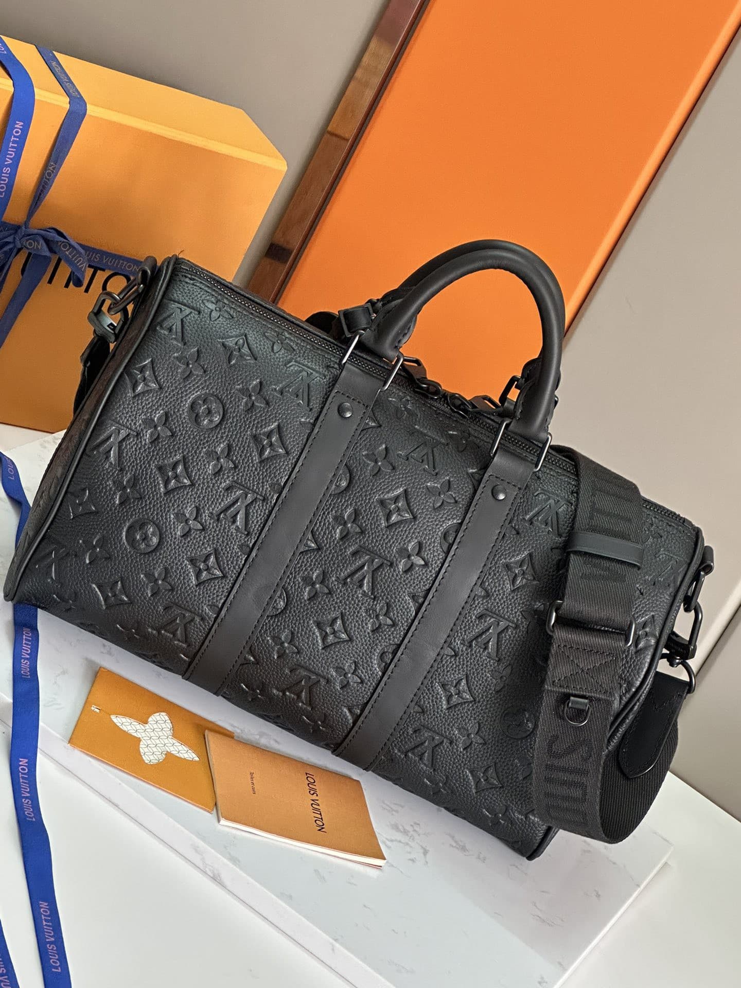 LV Bag M22765