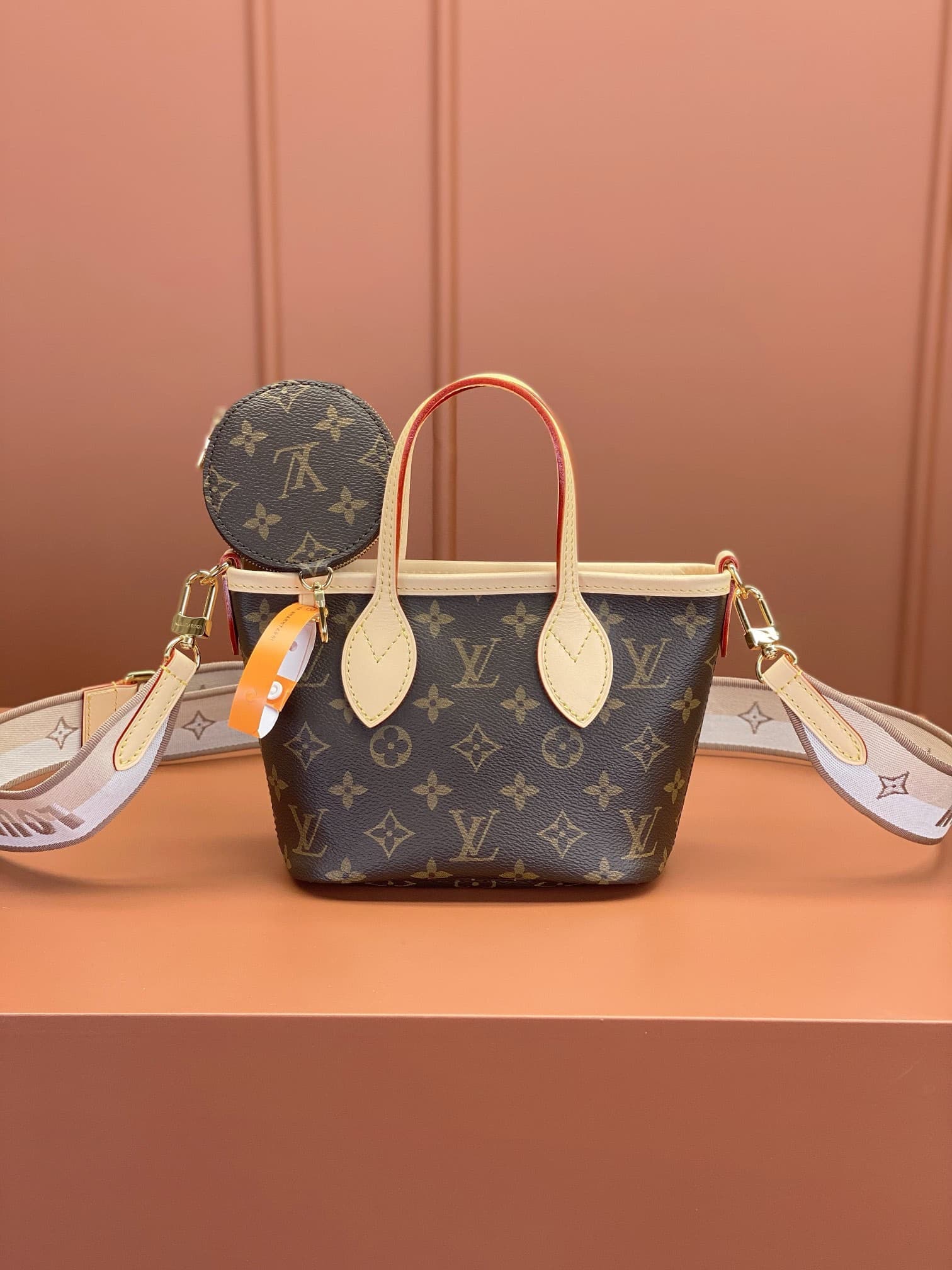 LV Bag M46705
