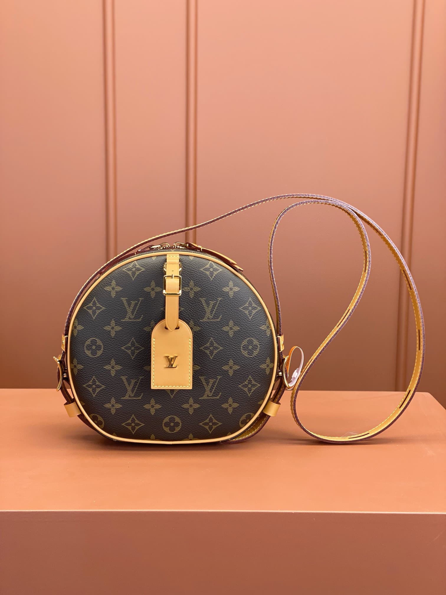 LV Bag M45647
