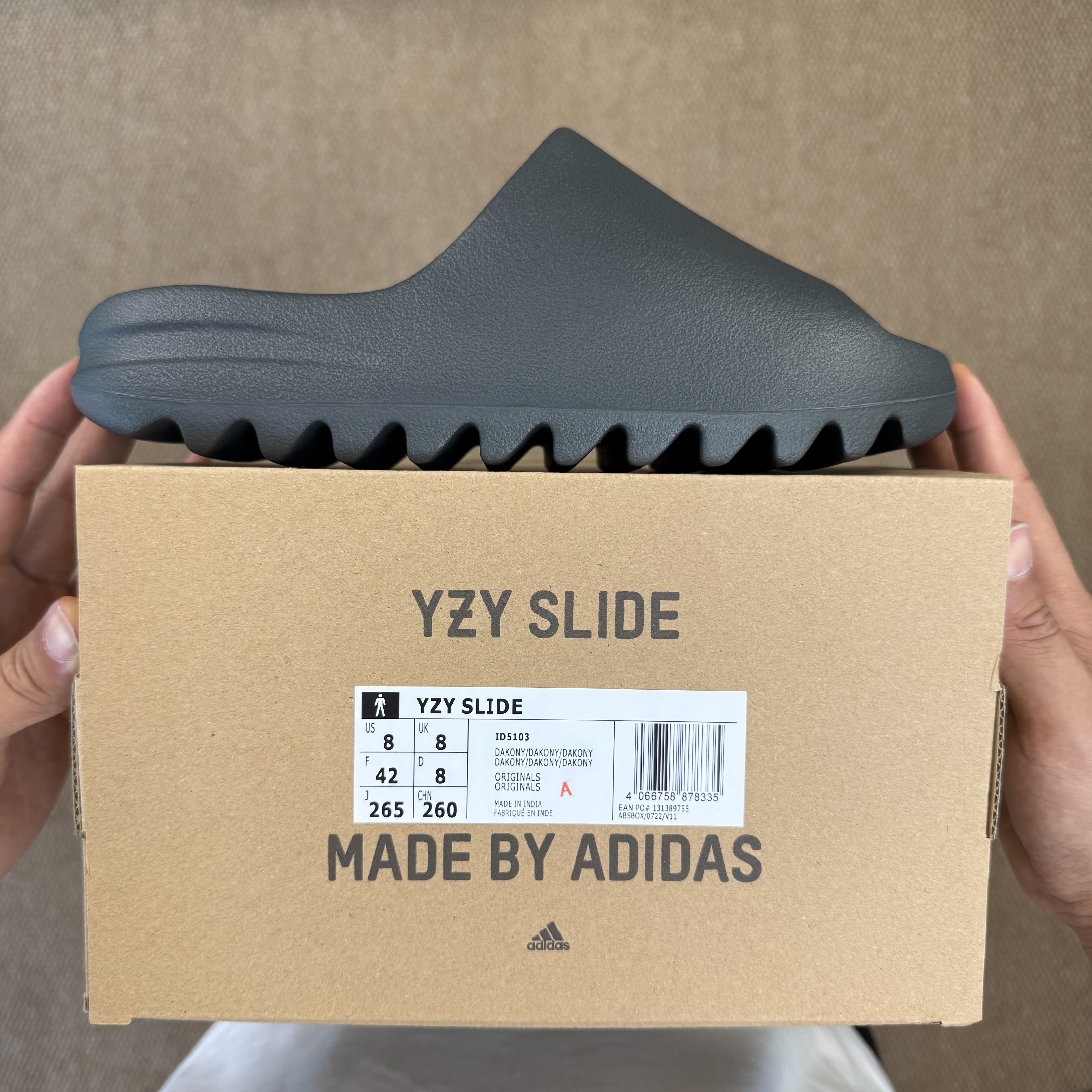Yeezy Slide ID2349