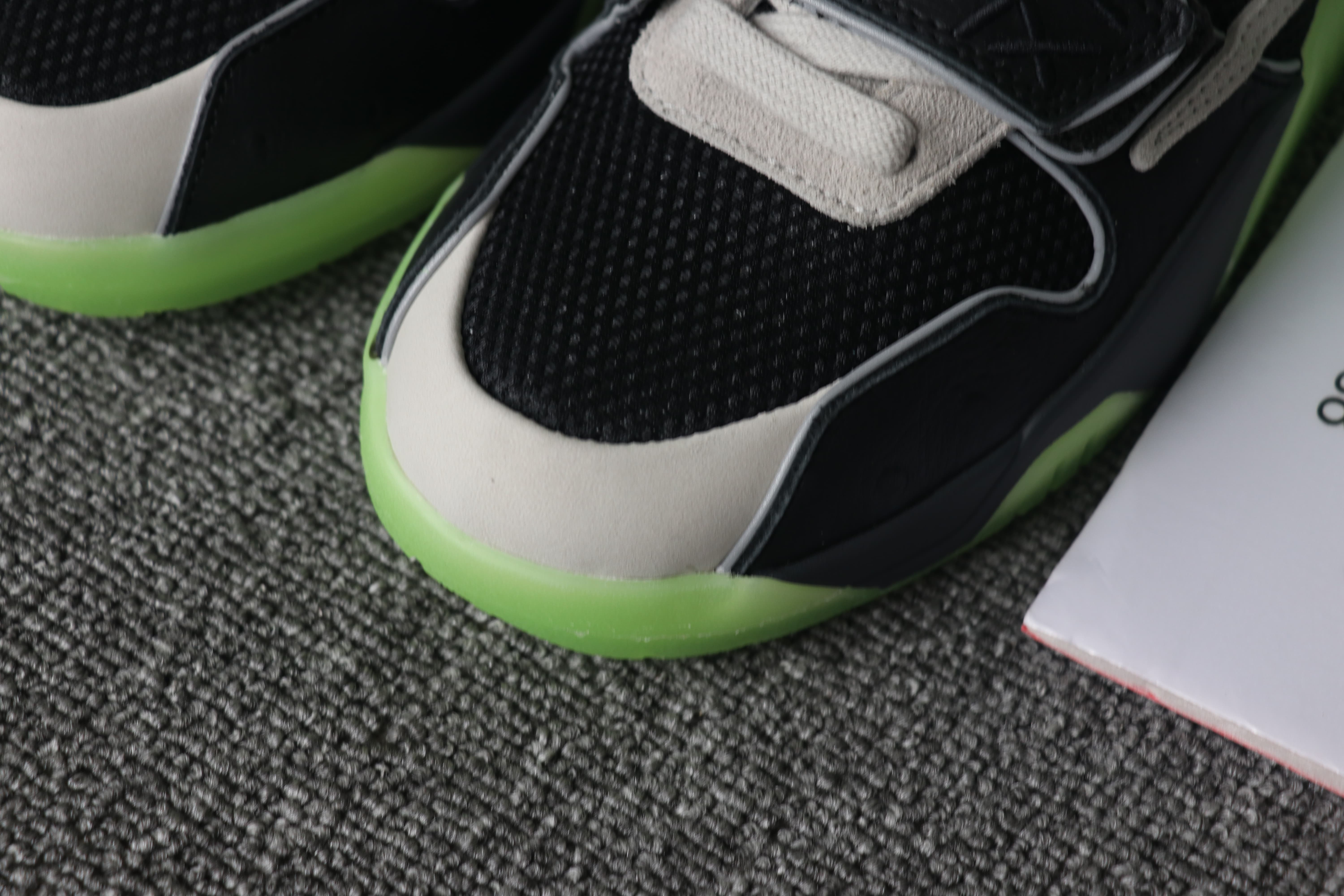 Travis Scott  x Jordan Jumpman