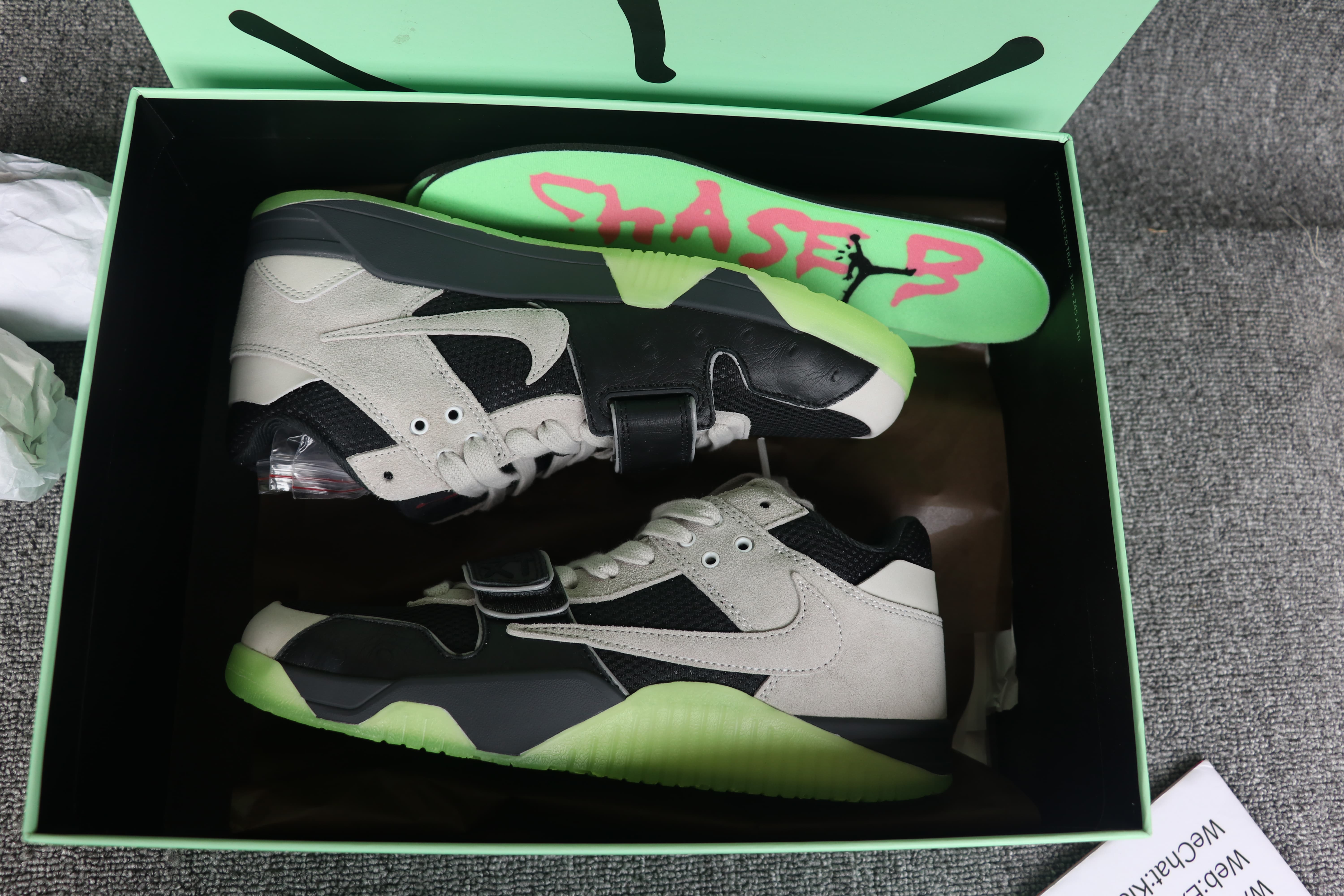 Travis Scott  x Jordan Jumpman