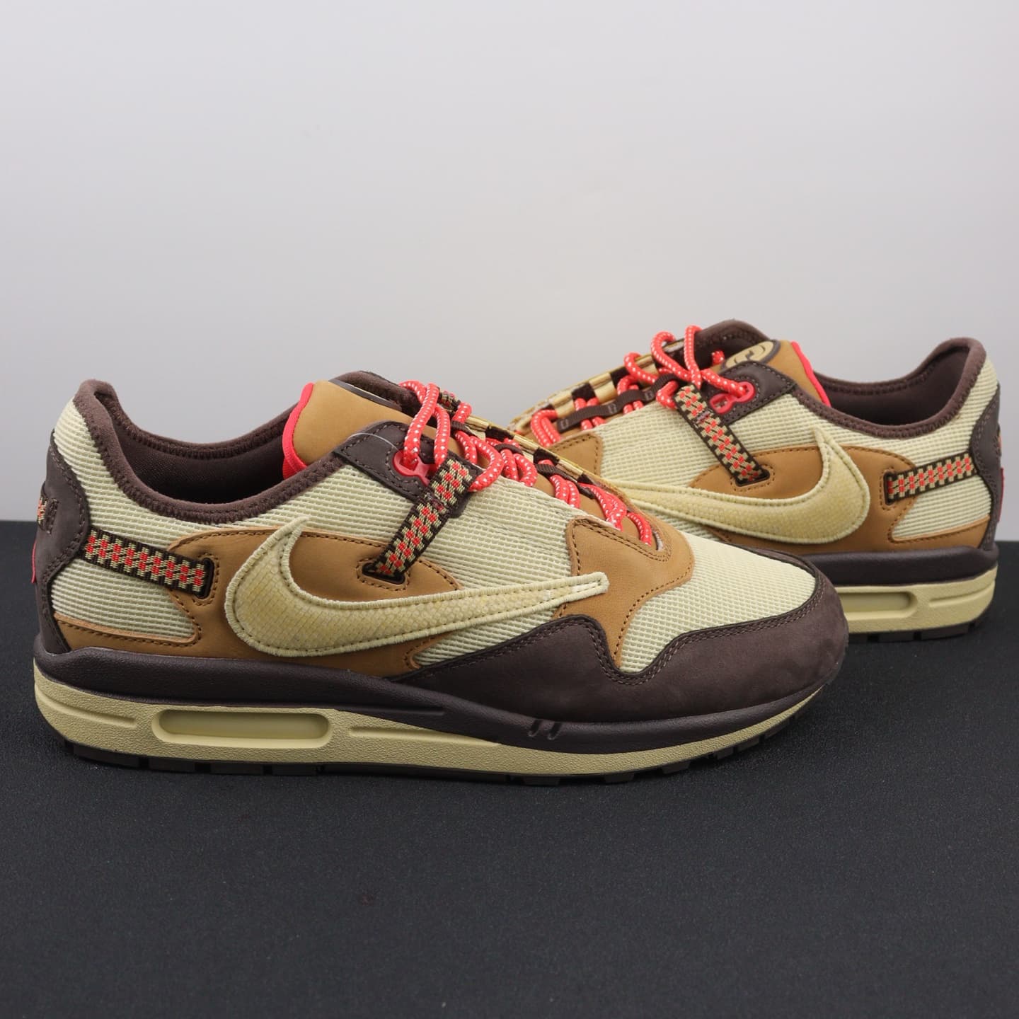 Travis Scott  Air max 1