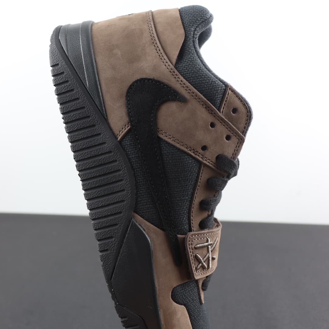 Travis Scott  x Jordan Jumpman