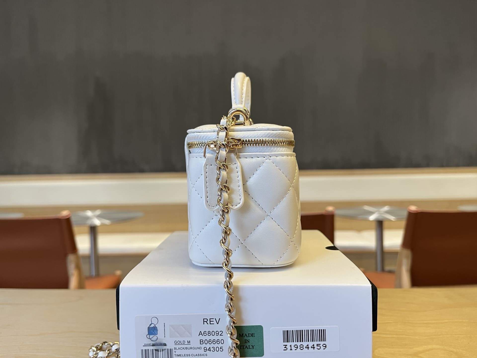 Chanel Bag A68092