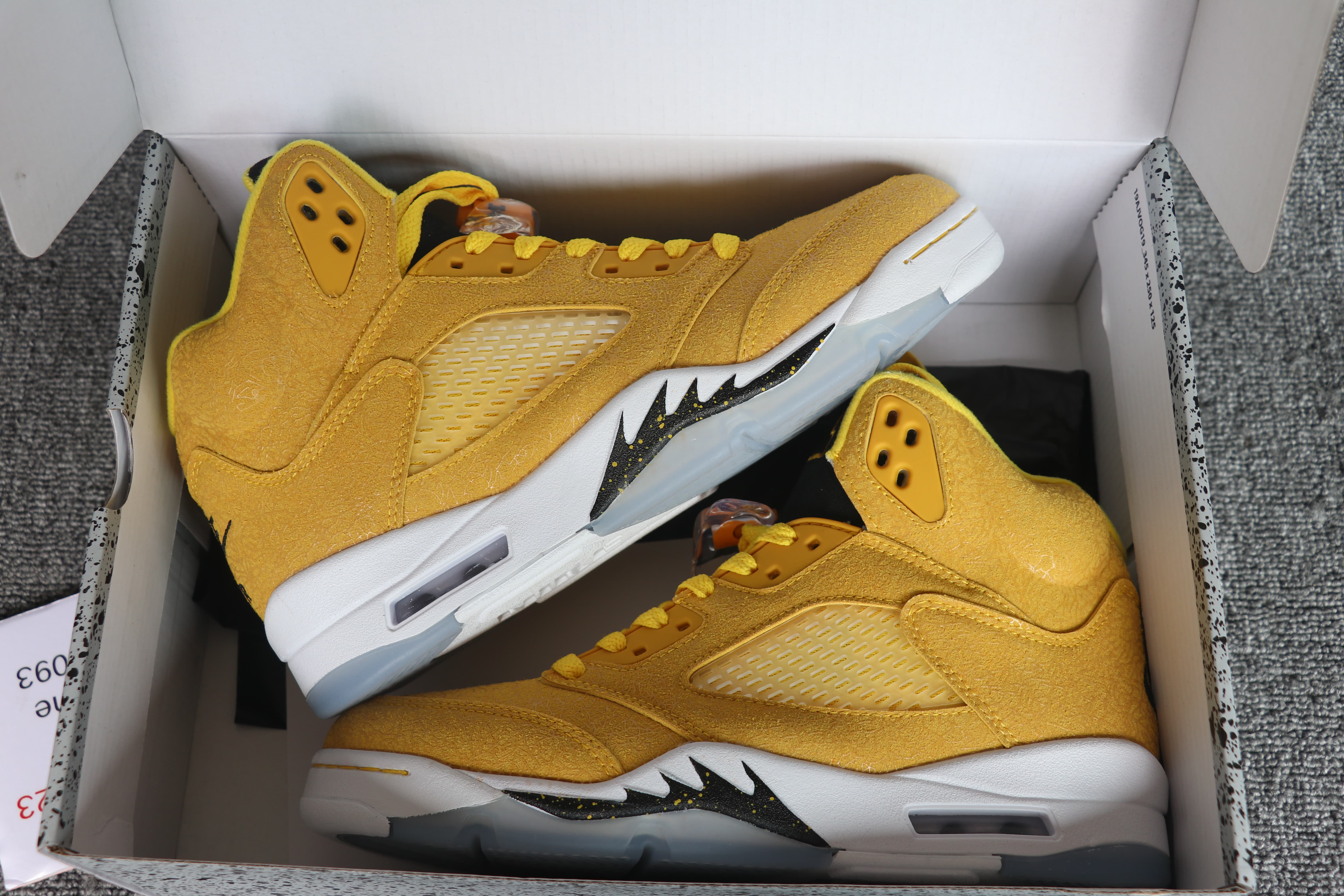 Nike Air Jordan 5 Michigan