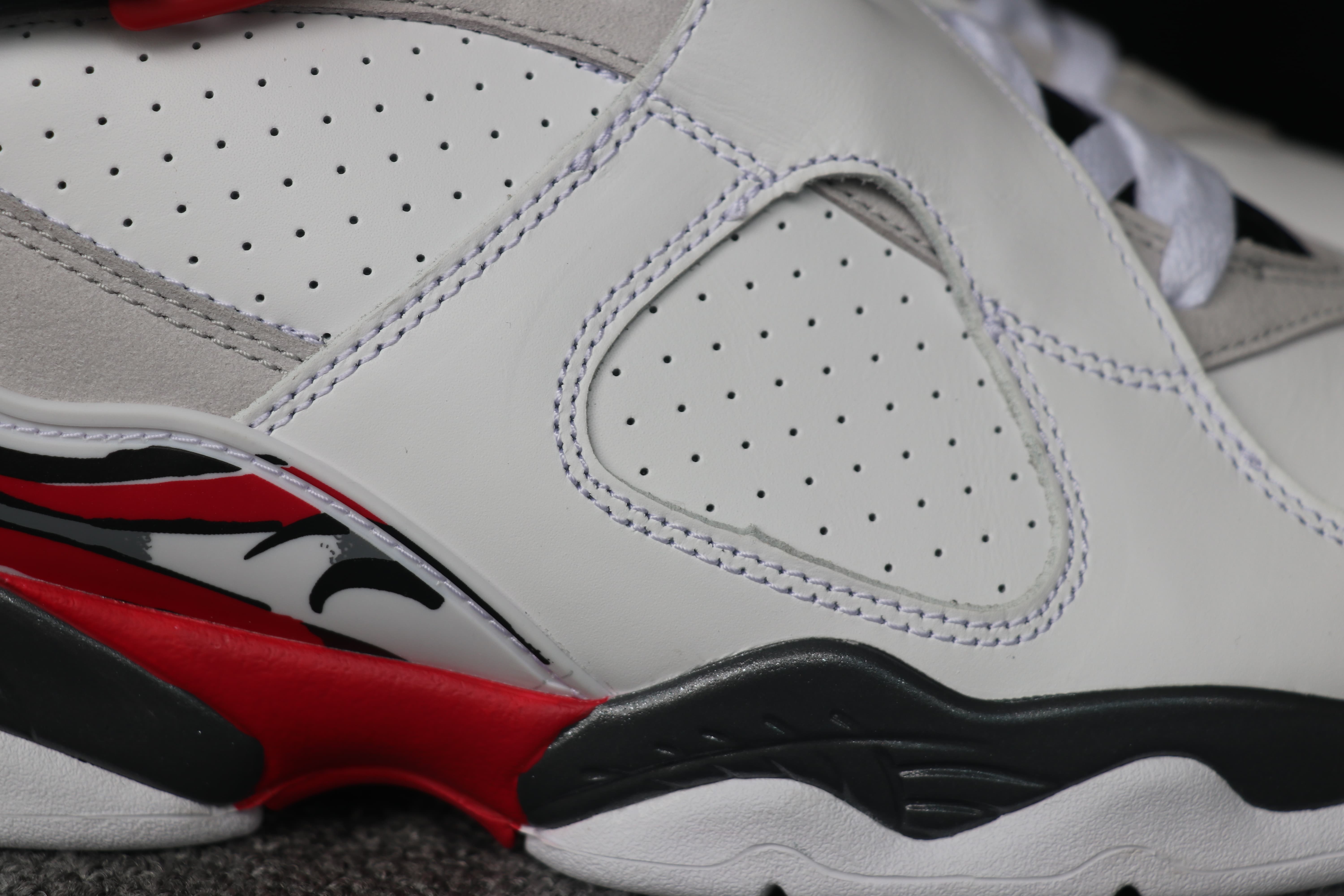 Nike Air Jordan 8 Bugs Bunny