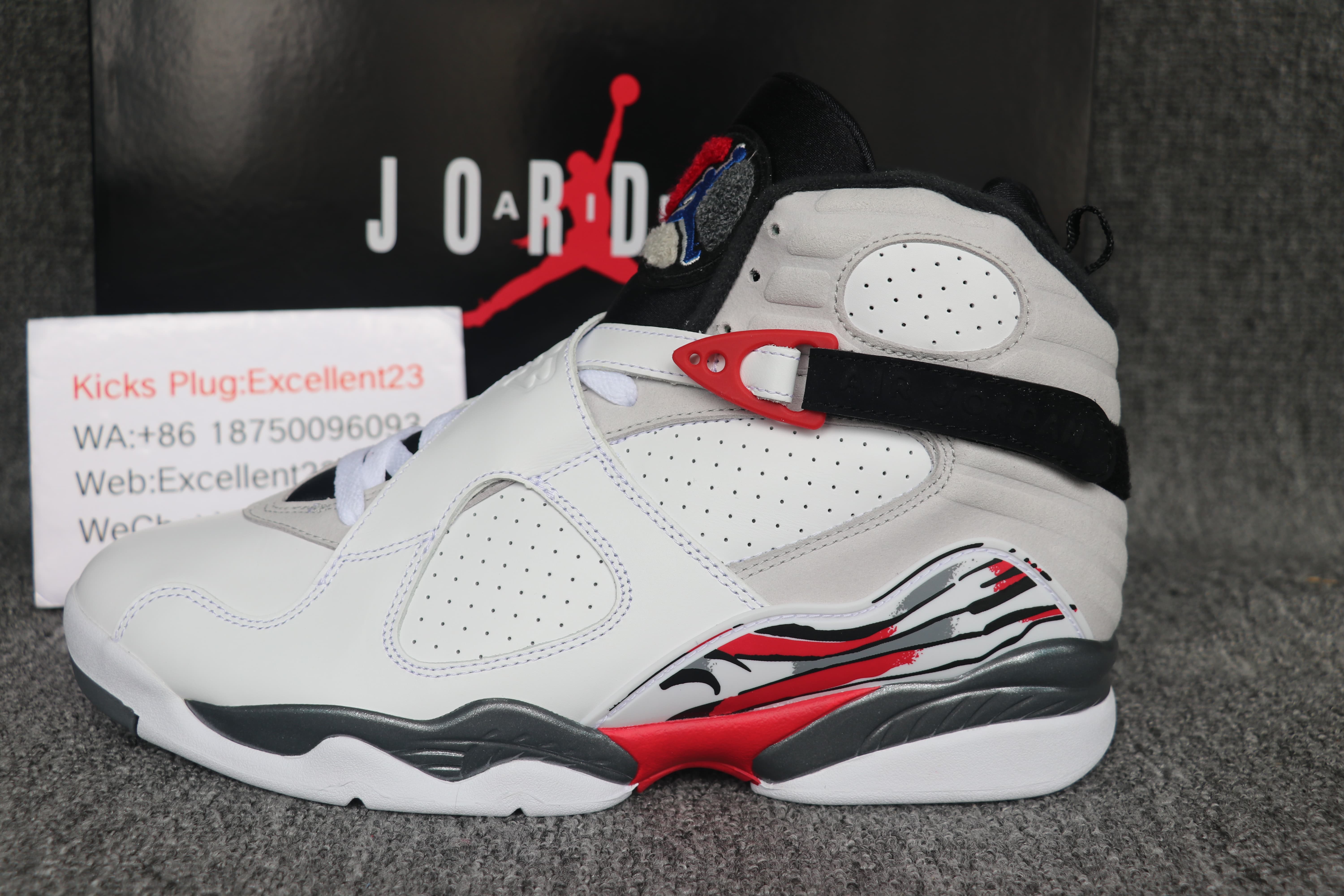 Nike Air Jordan 8 Bugs Bunny