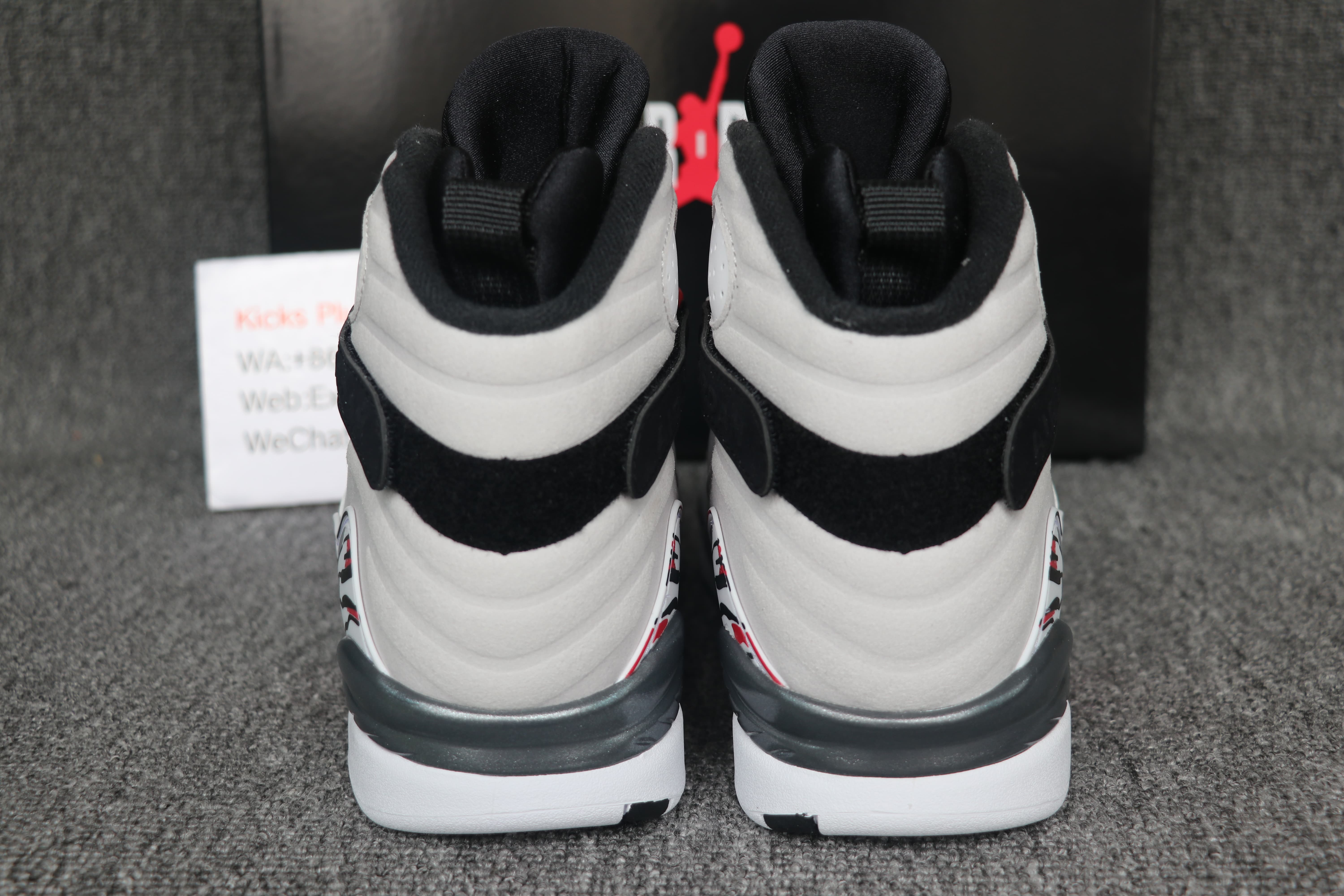 Nike Air Jordan 8 Bugs Bunny