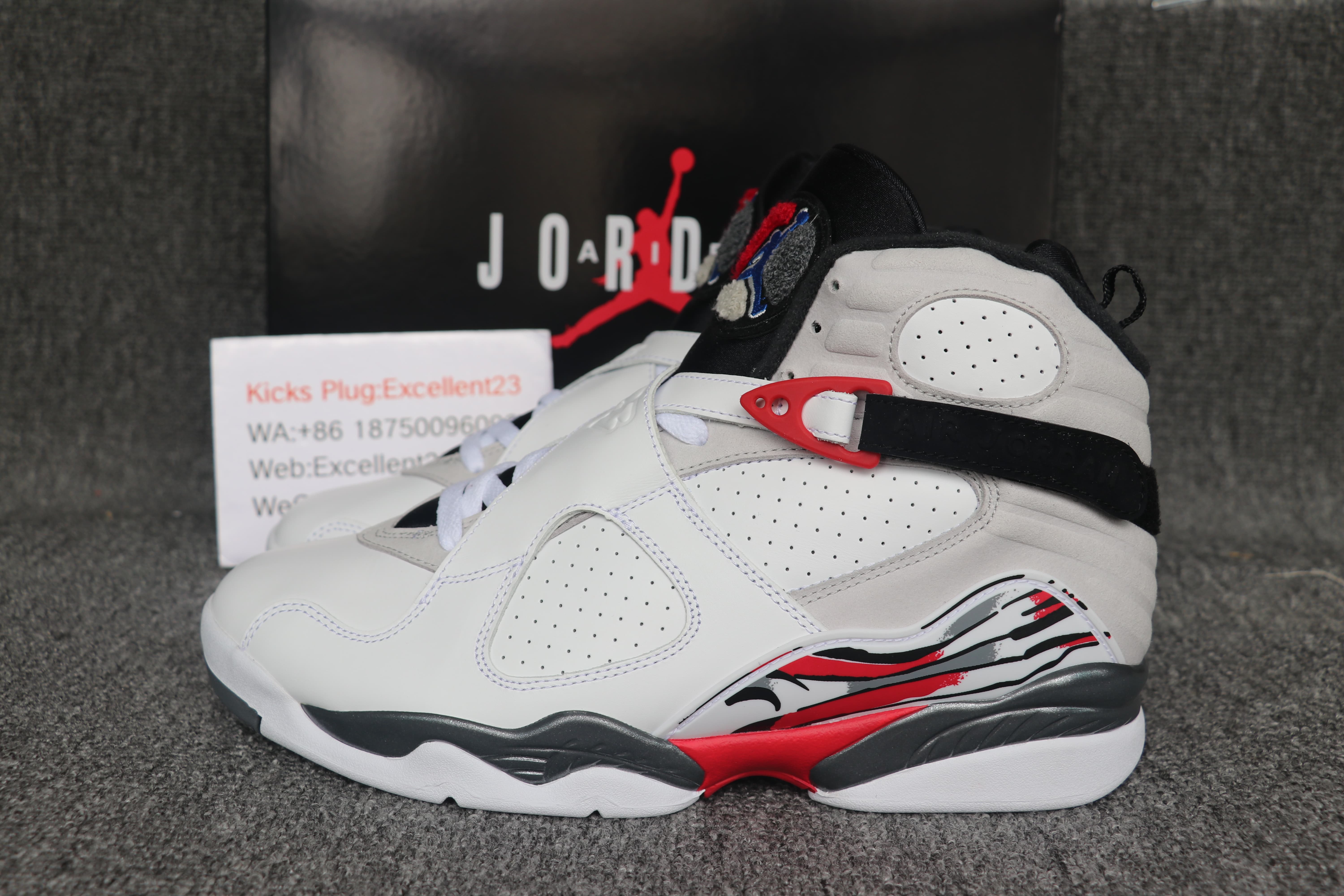 Nike Air Jordan 8 Bugs Bunny