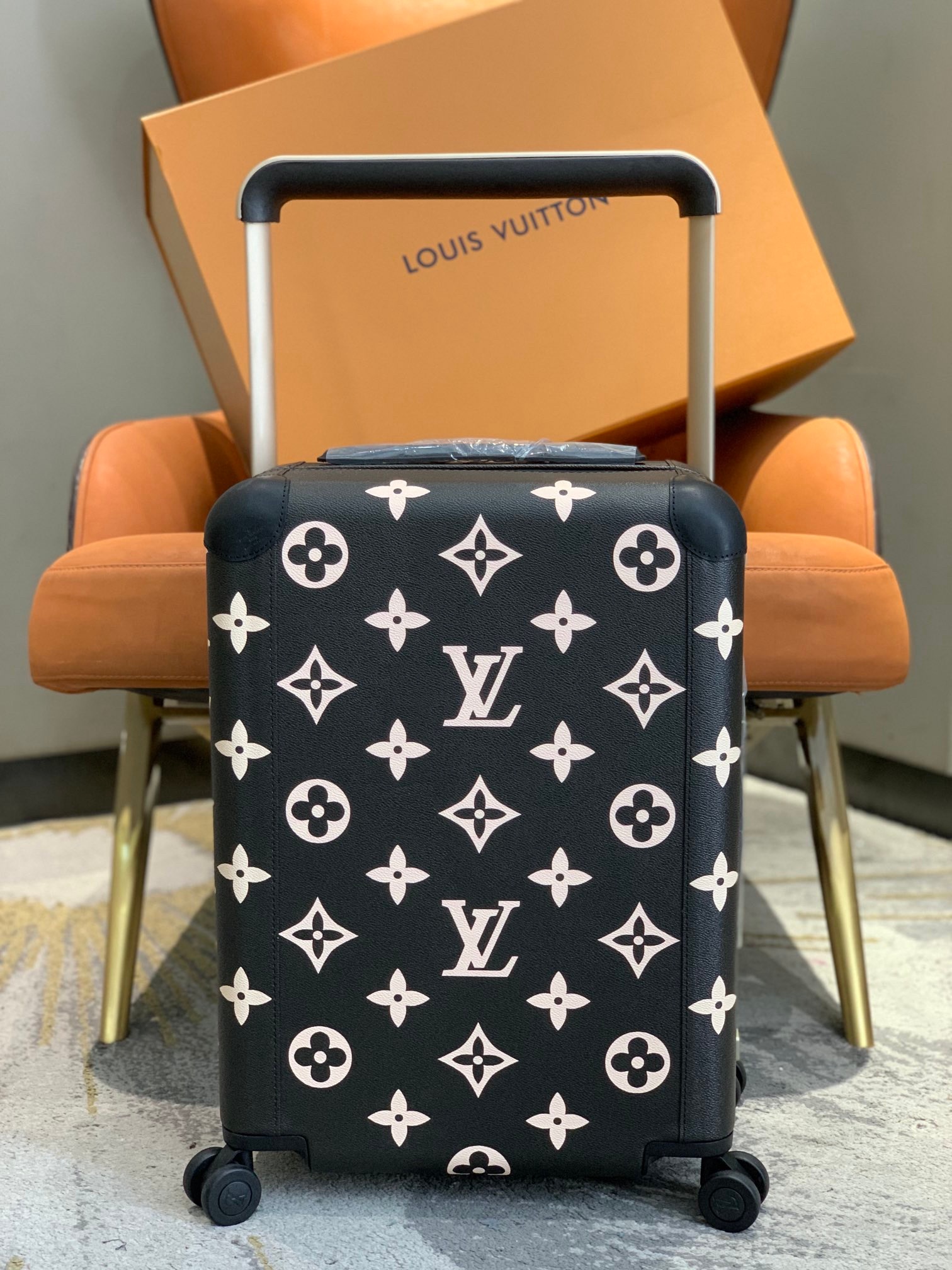 LV Suitcase Two Size（20/24 inches）