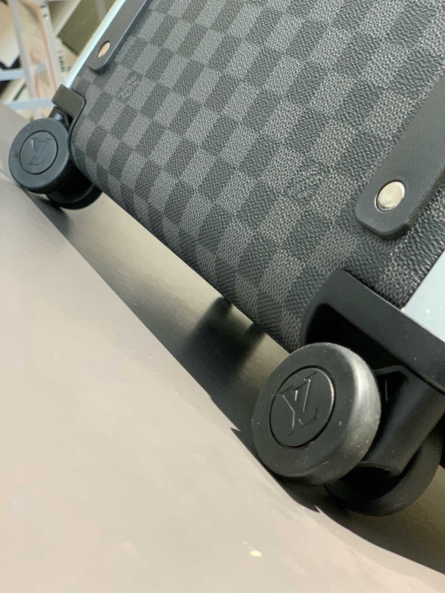 LV Suitcase Two Size（20/24 inches）