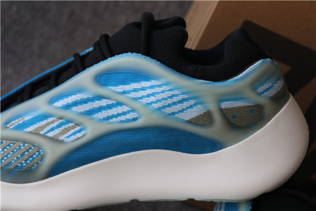 Adidas Yeezy Boost 700 v3 Arzareth G54850