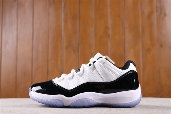 PROMOTION Jordan 11 Low Concord