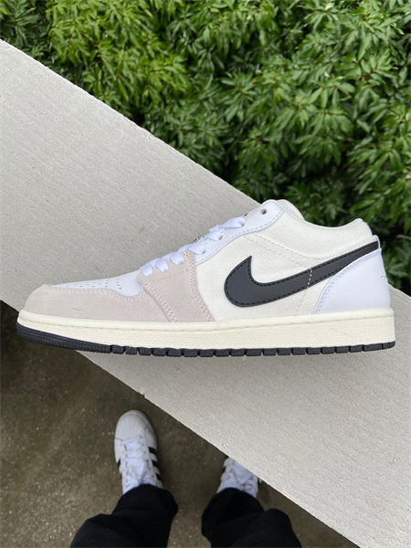 Nike Air Jordan 1 Low