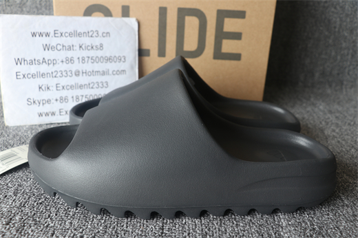 Yeezy Slide Black HQ6448