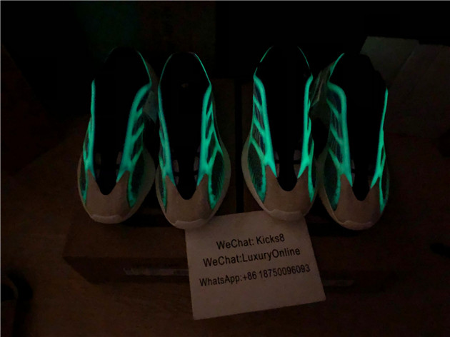 Adidas Yeezy Boost 700 v3 Arzareth G54850