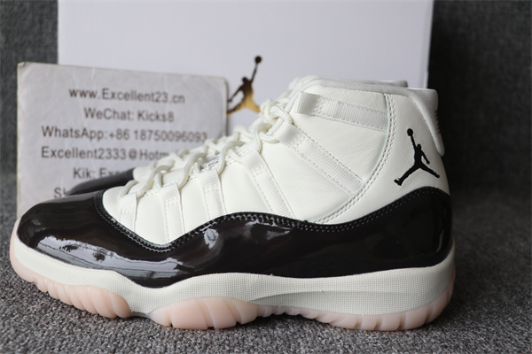 Nike Air Jordan 11 Neapolitan