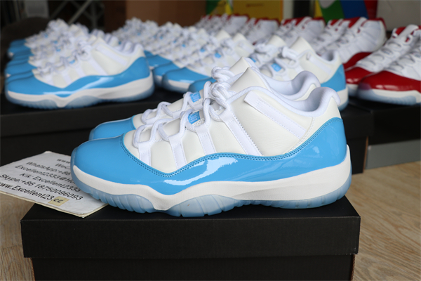 Nike Air Jordn 11 Low UNC